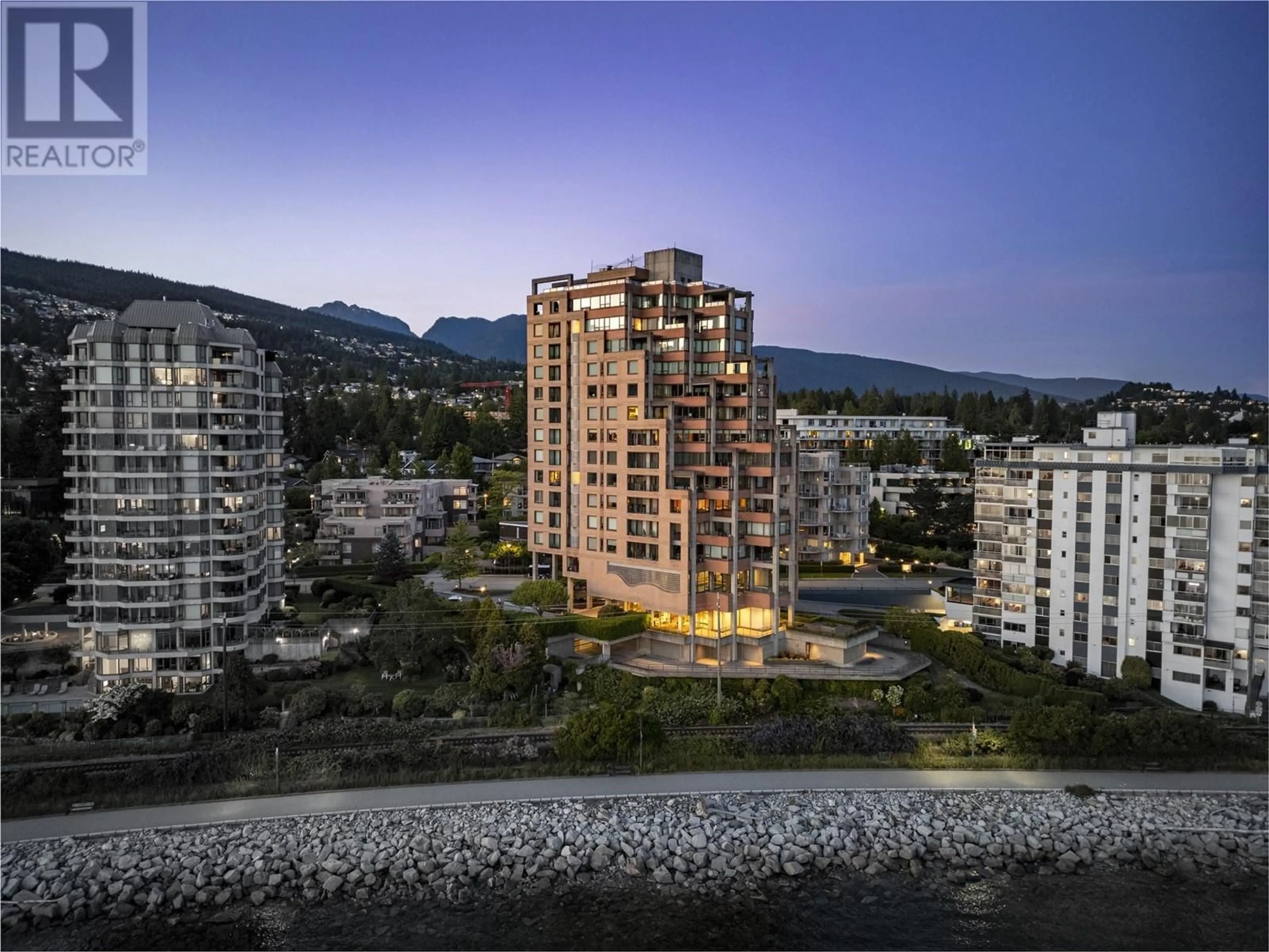 A pic from exterior of the house or condo for PH 2250 BELLEVUE AVENUE, West Vancouver British Columbia V7V1C6