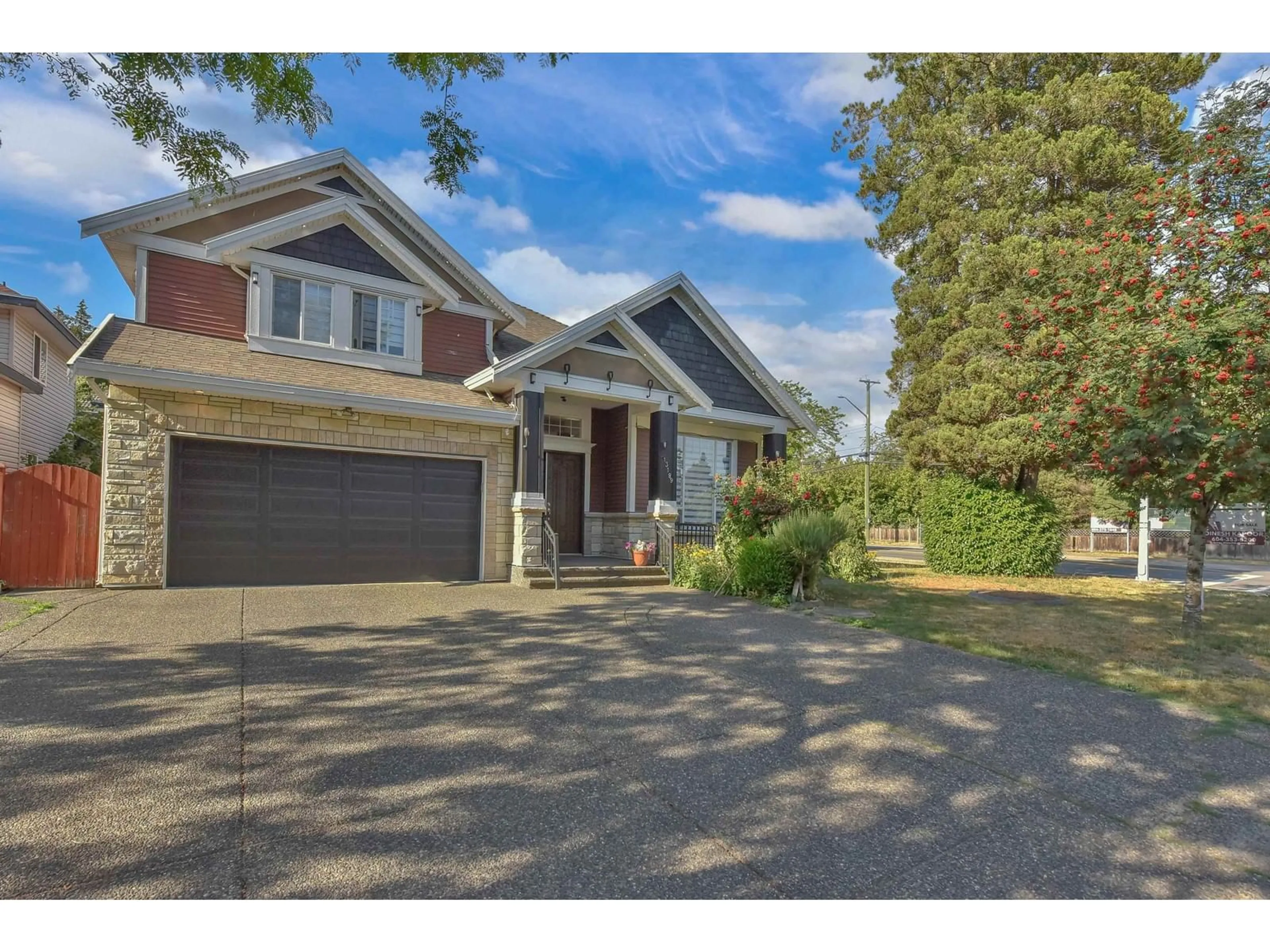 Frontside or backside of a home for 13189 HUNTLEY AVENUE, Surrey British Columbia V3V6Z6