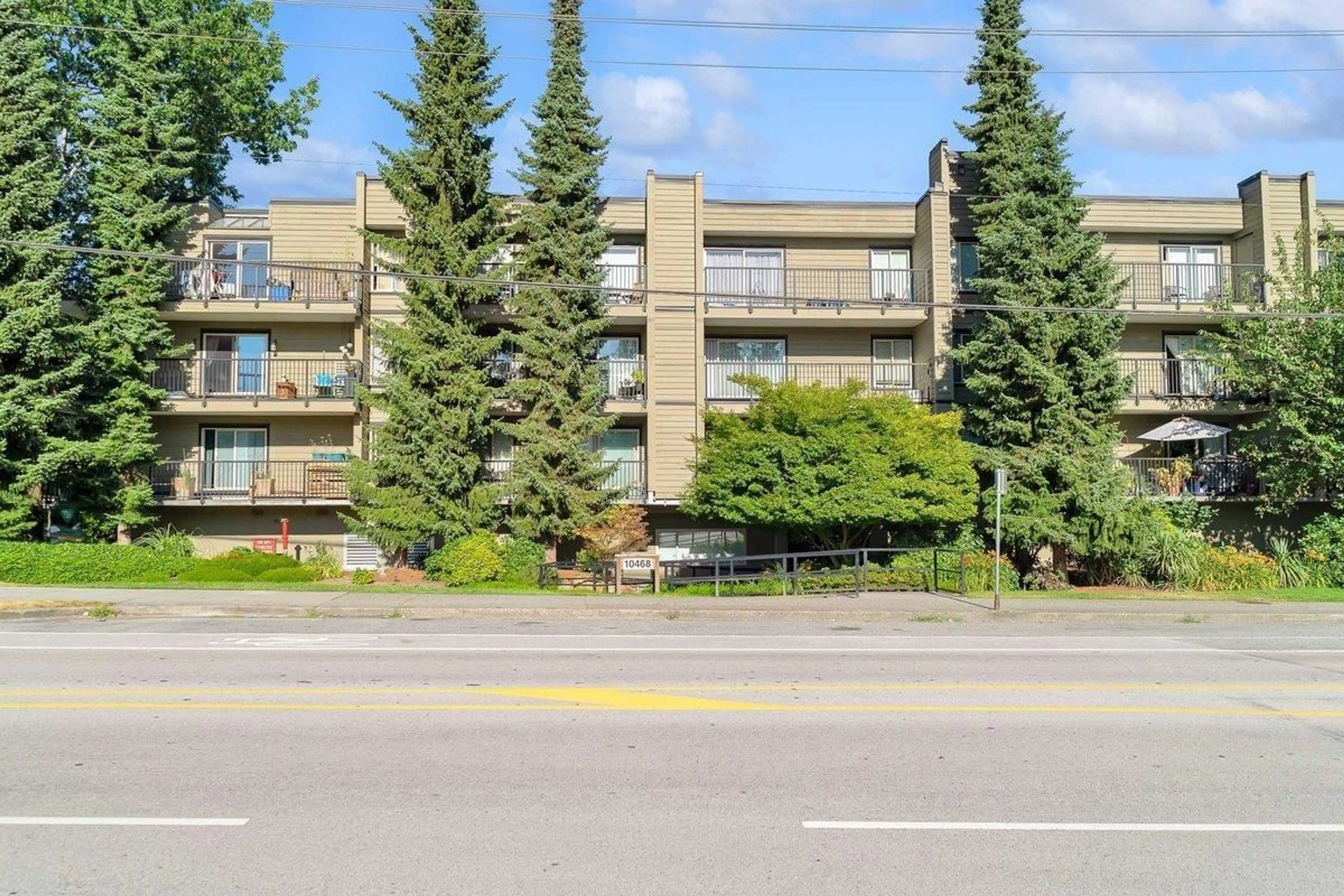 A pic from exterior of the house or condo for 309 10468 148 STREET, Surrey British Columbia V3R8T1