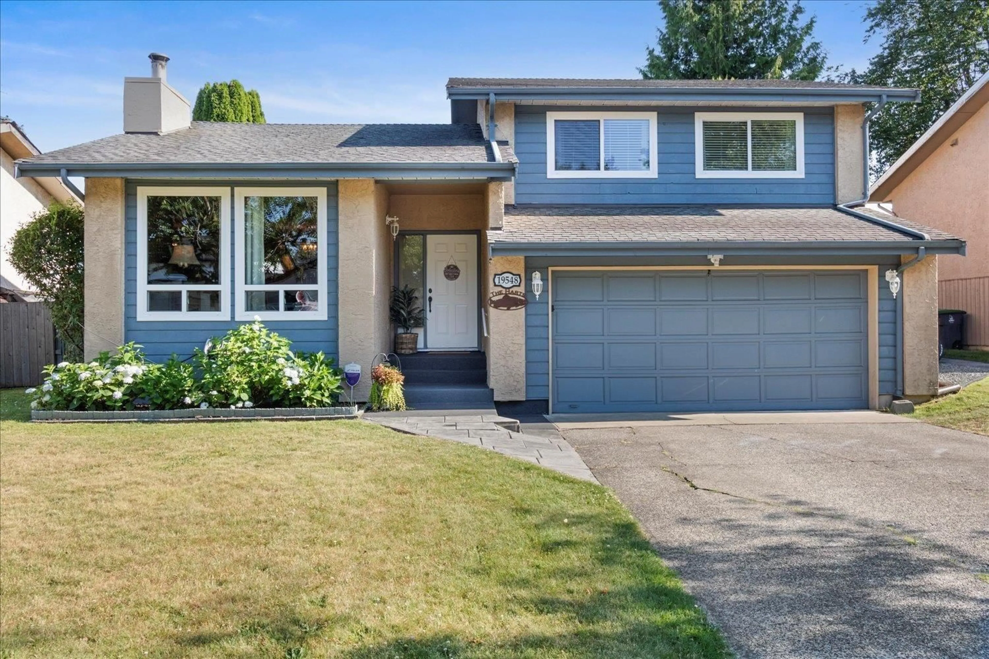 Home with vinyl exterior material for 19548 62A AVENUE, Surrey British Columbia V3S7L9