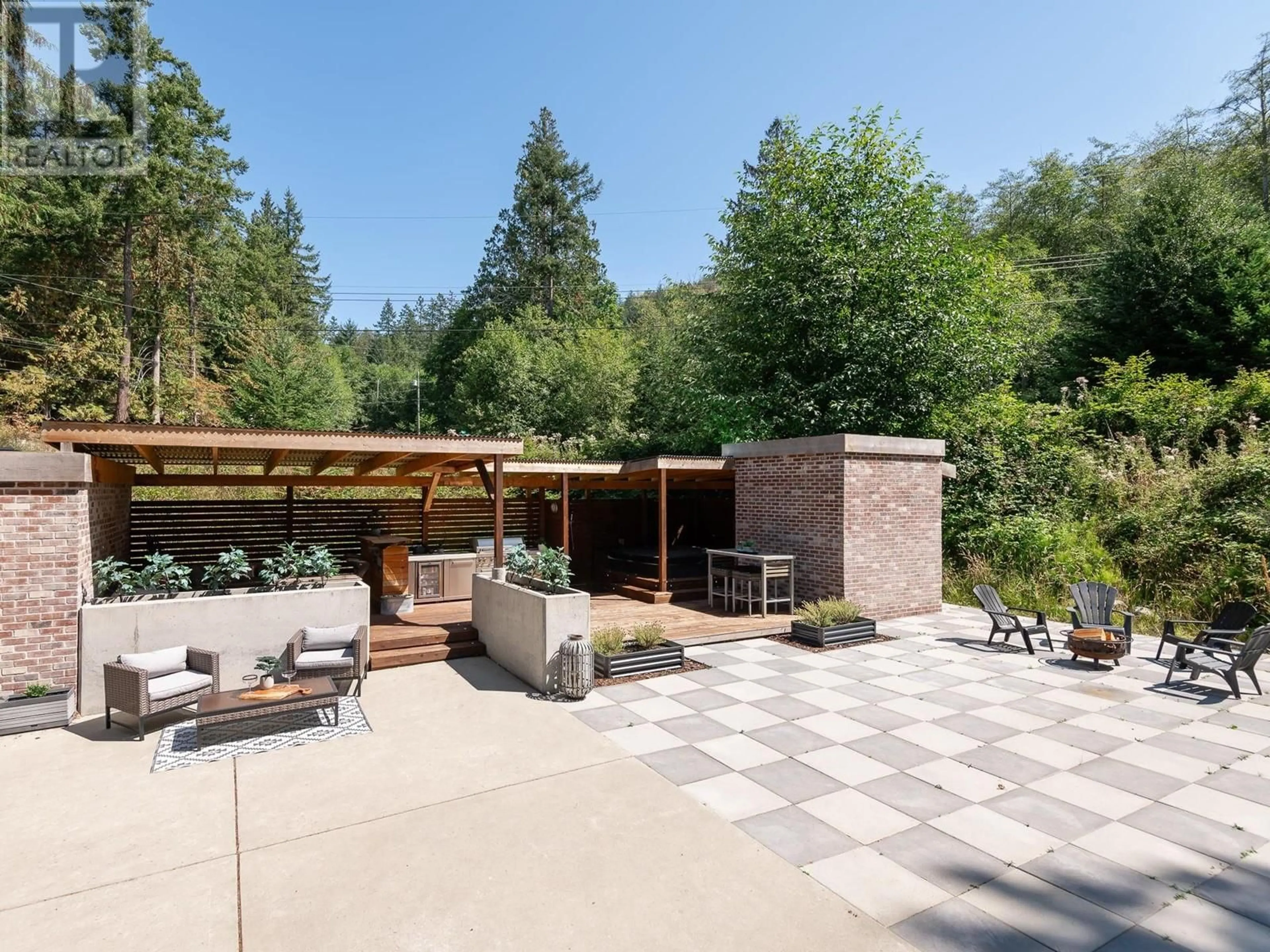 Patio for 13514 LEE ROAD, Pender Harbour British Columbia V0N1S1