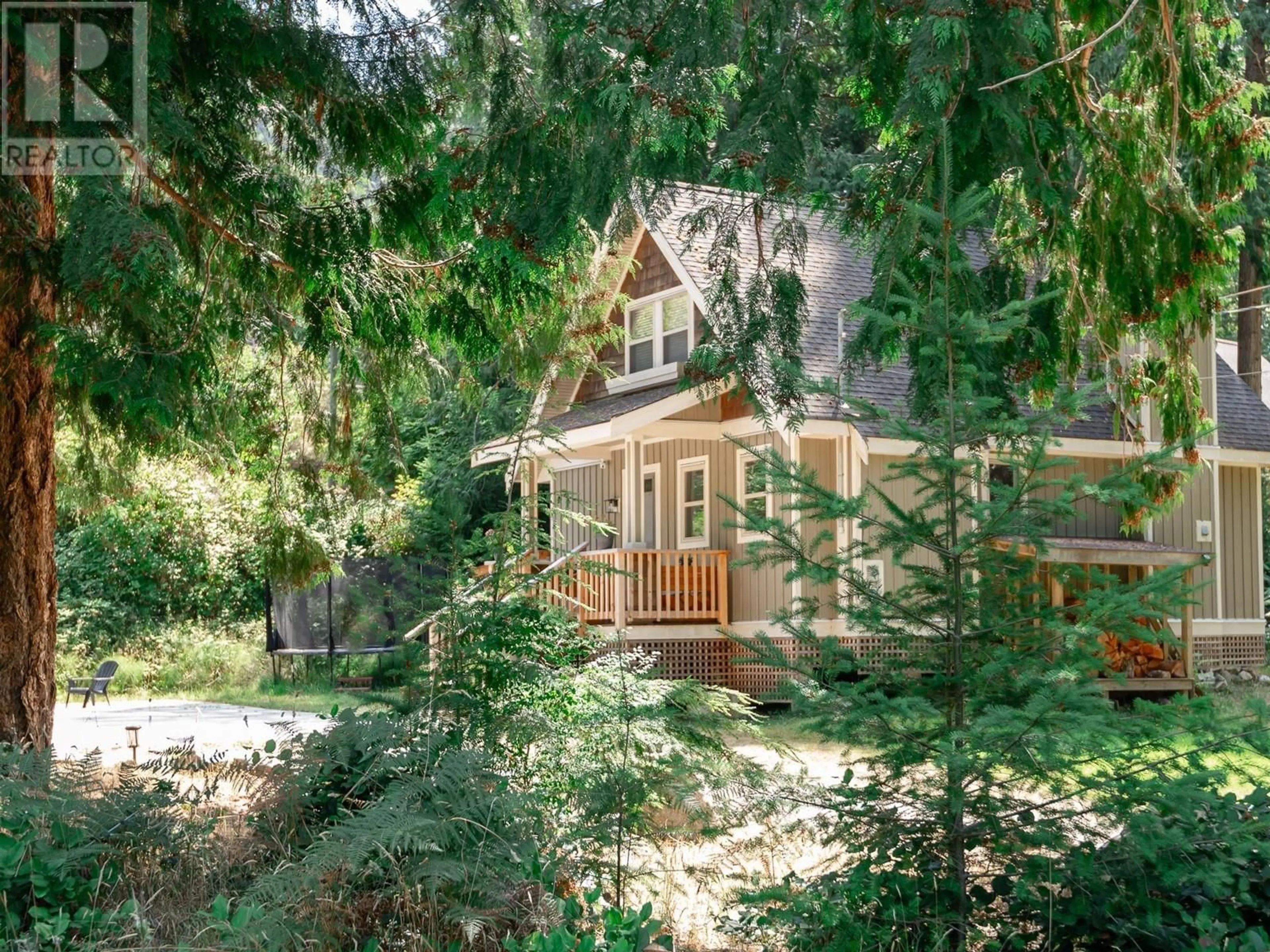 Cottage for 13514 LEE ROAD, Pender Harbour British Columbia V0N1S1