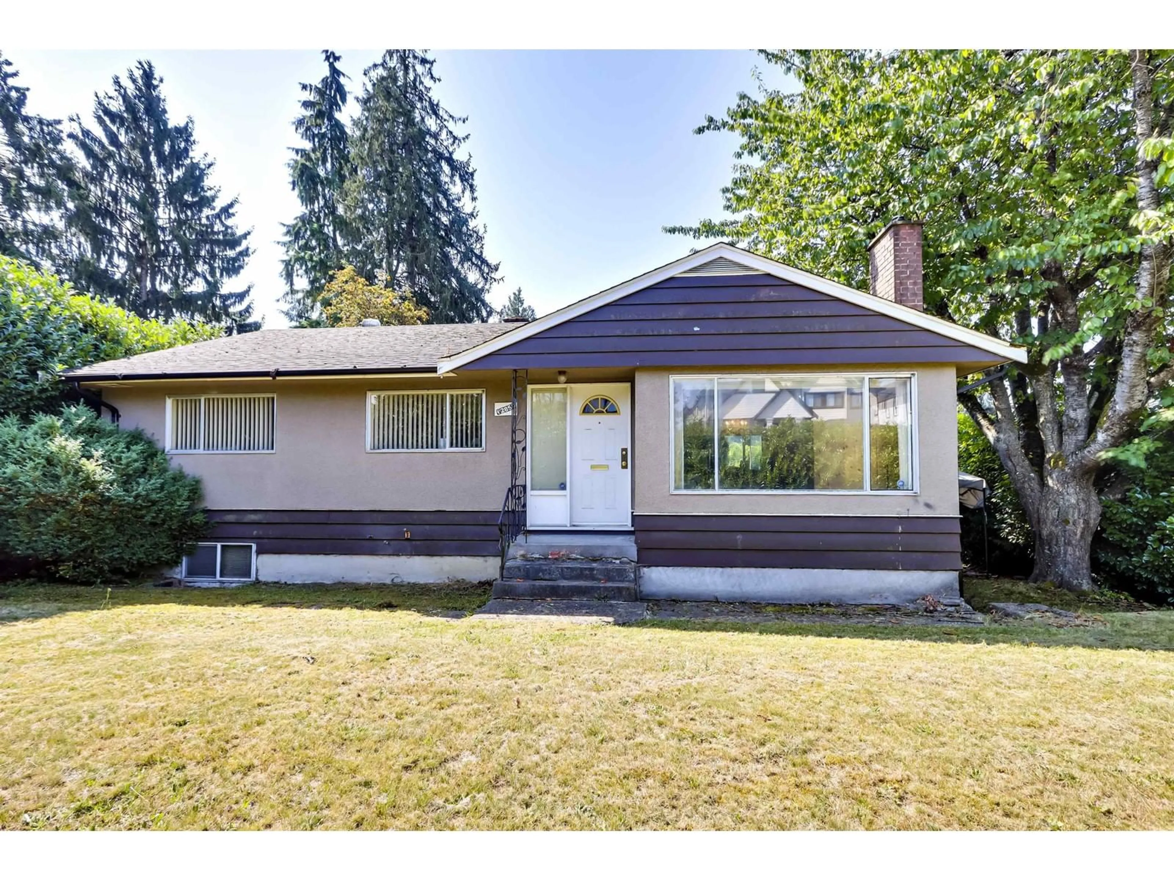Home with vinyl exterior material for 12850 99 AVENUE, Surrey British Columbia V3T1E7