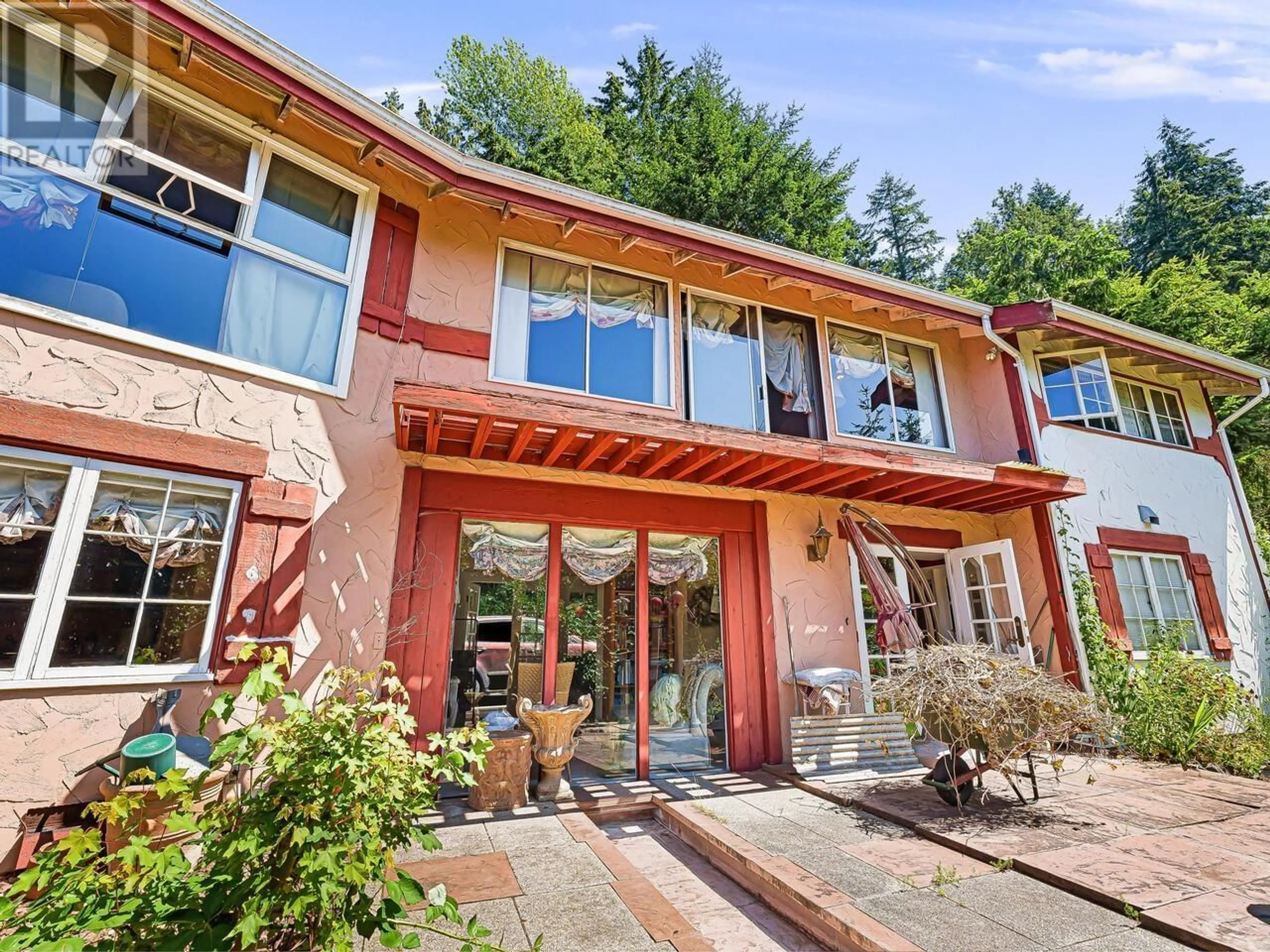 Home with brick exterior material, unknown for 35 LIONS BAY AVENUE, Lions Bay British Columbia V0N2E0