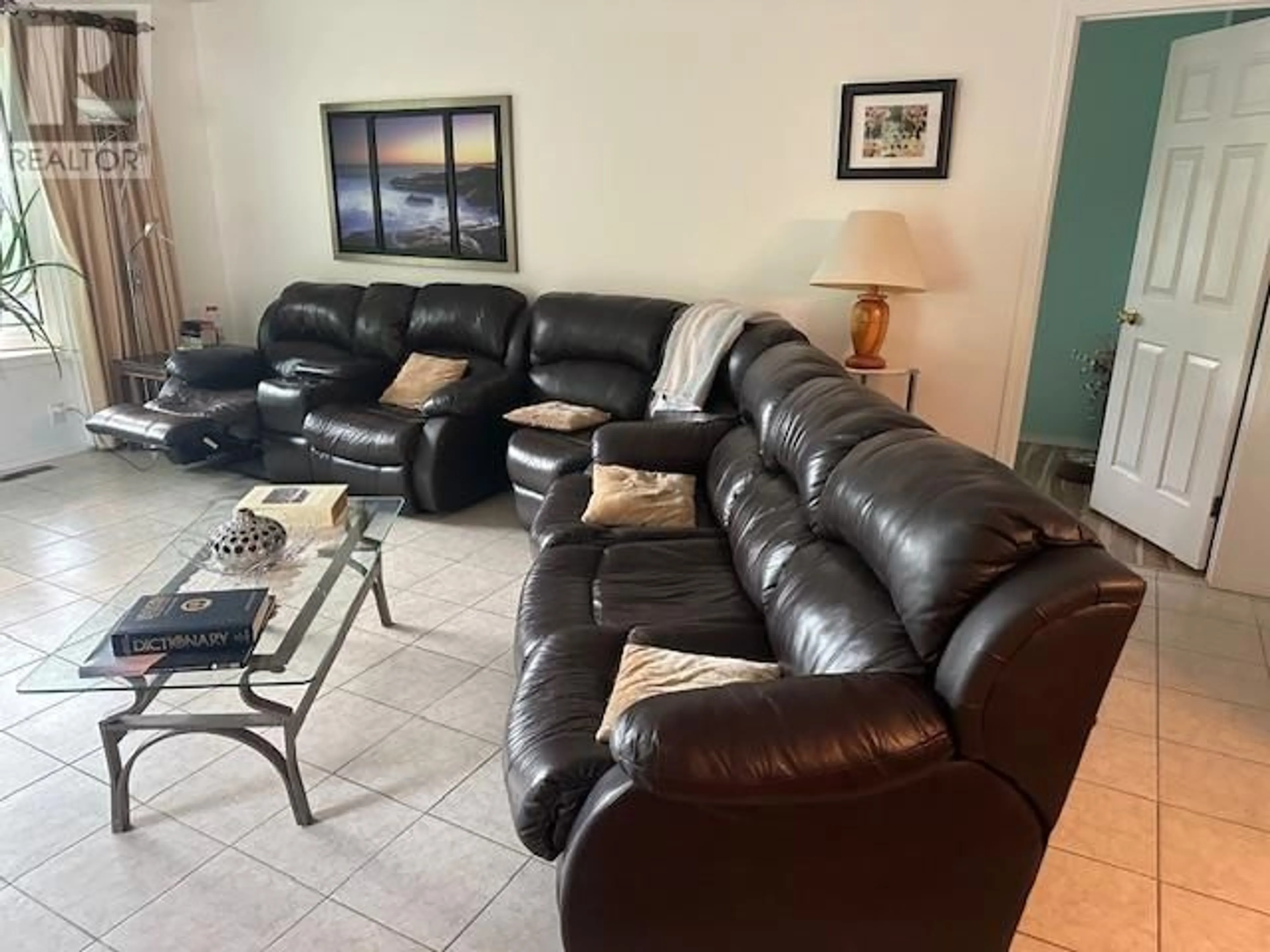 Living room for 11404 85 AVENUE, Fort St. John British Columbia V1J0G9