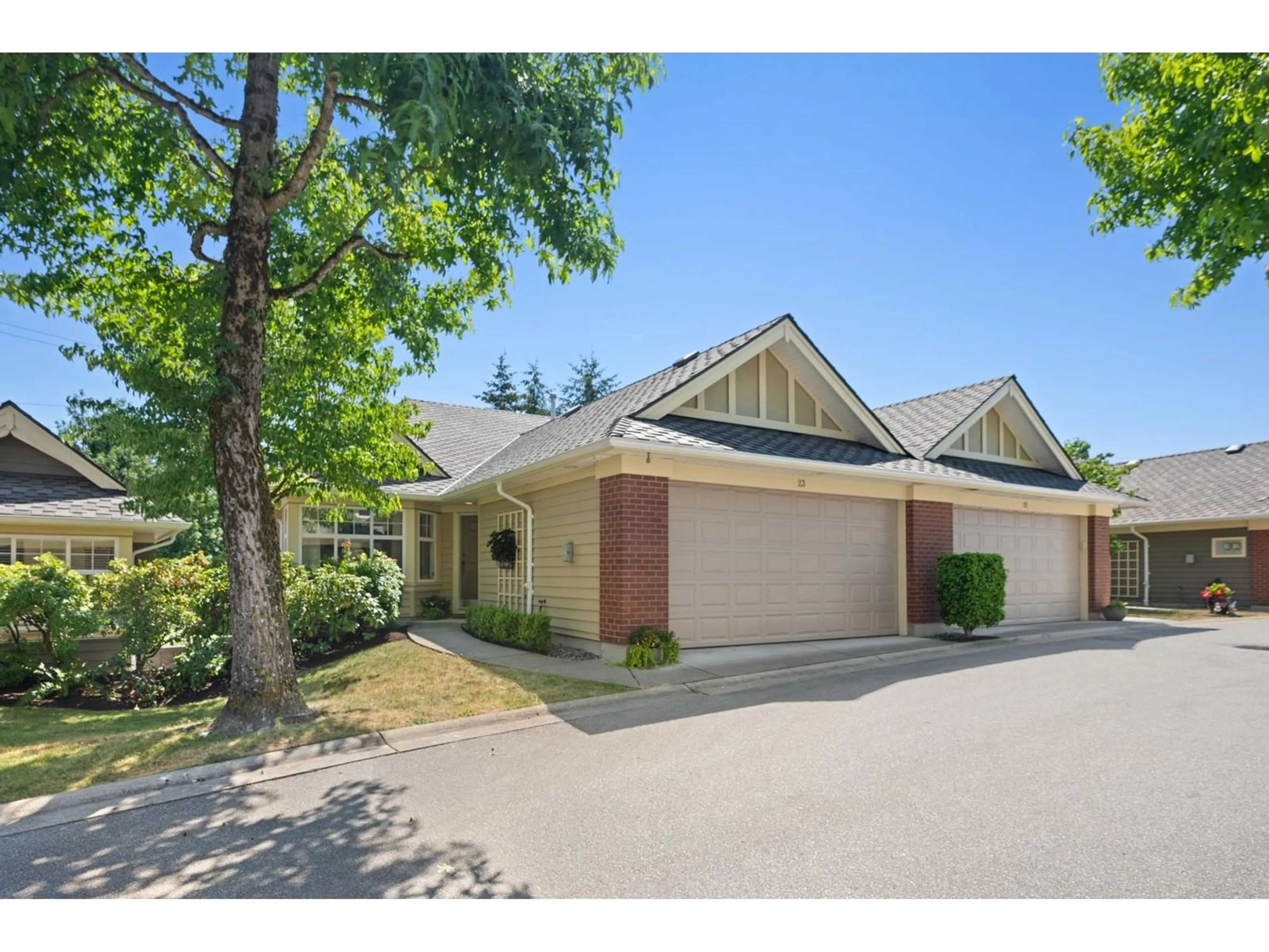 A pic from exterior of the house or condo for 23 15450 ROSEMARY HEIGHTS CRESCENT, Surrey British Columbia V3Z0K1