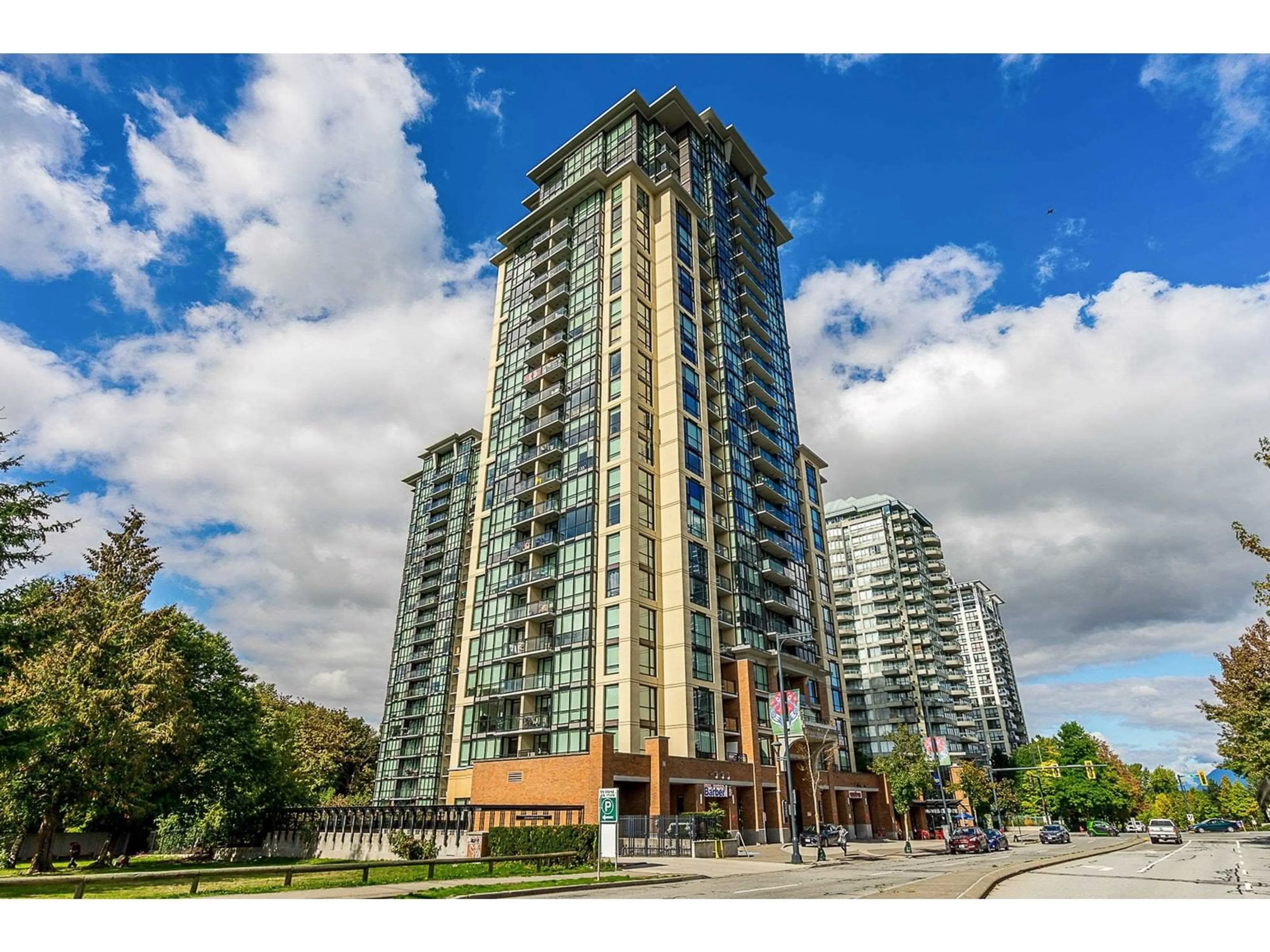A pic from exterior of the house or condo for 507 10777 UNIVERSITY DRIVE, Surrey British Columbia V3T0E6