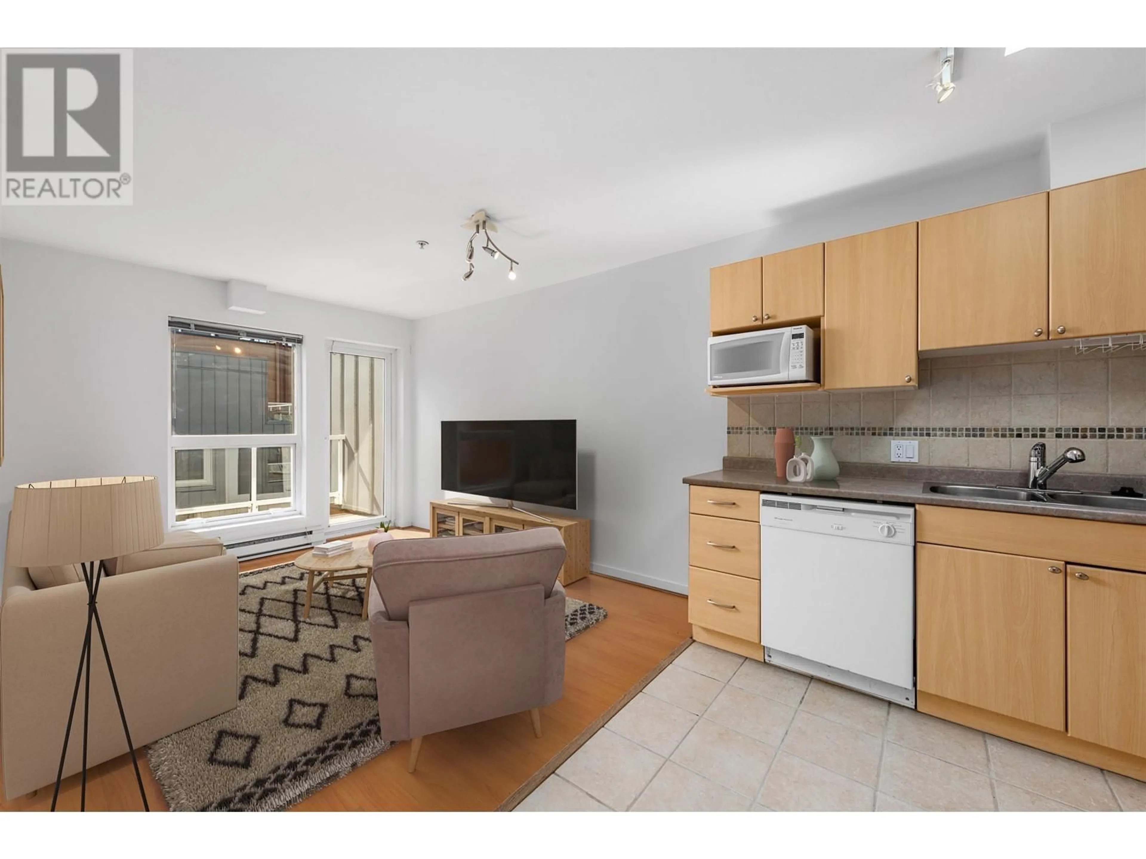 Standard kitchen for 406 2891 E HASTINGS STREET, Vancouver British Columbia V5K5J8