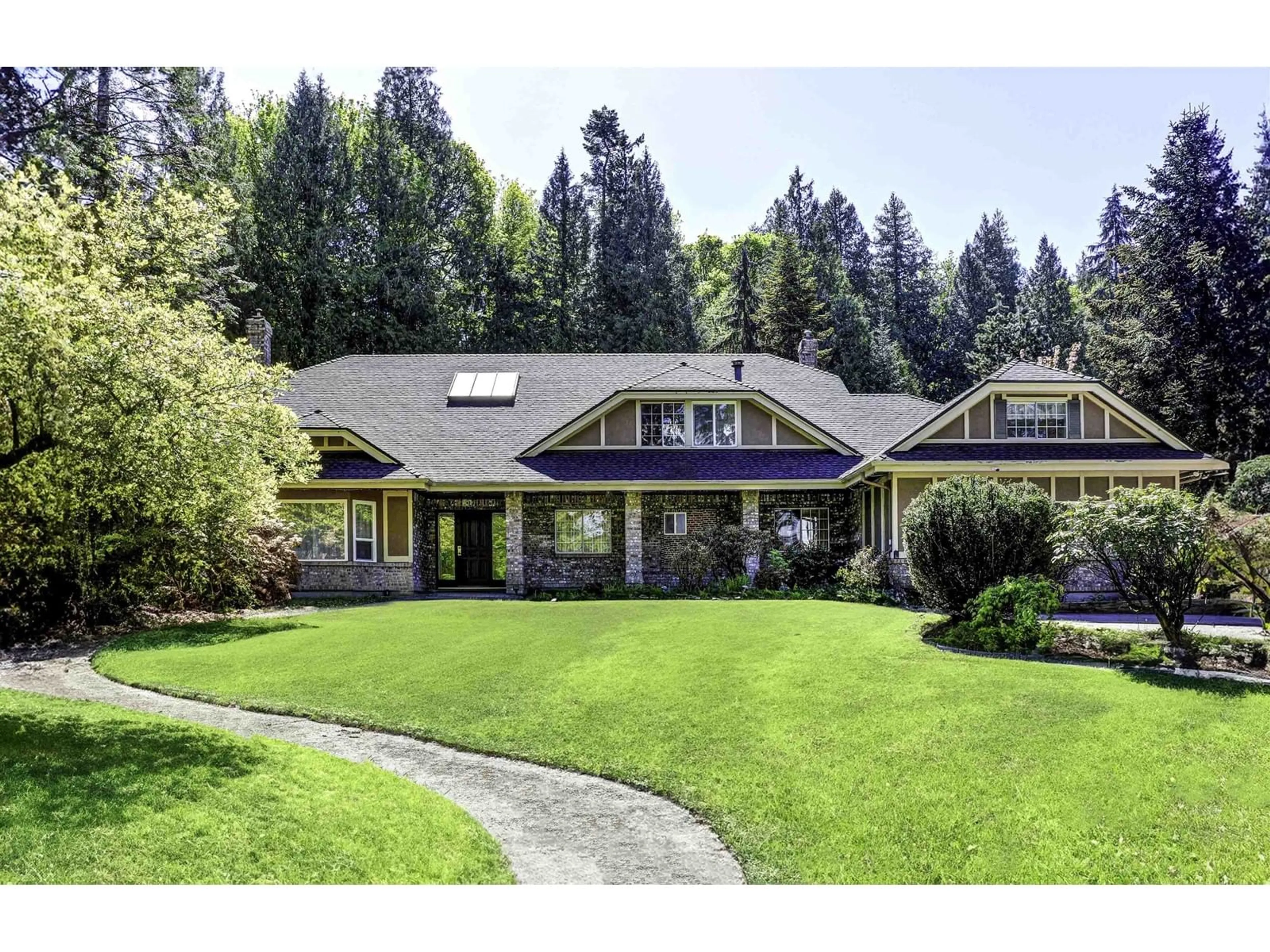 Frontside or backside of a home for 13736 CRESCENT ROAD, Surrey British Columbia V4P1K8