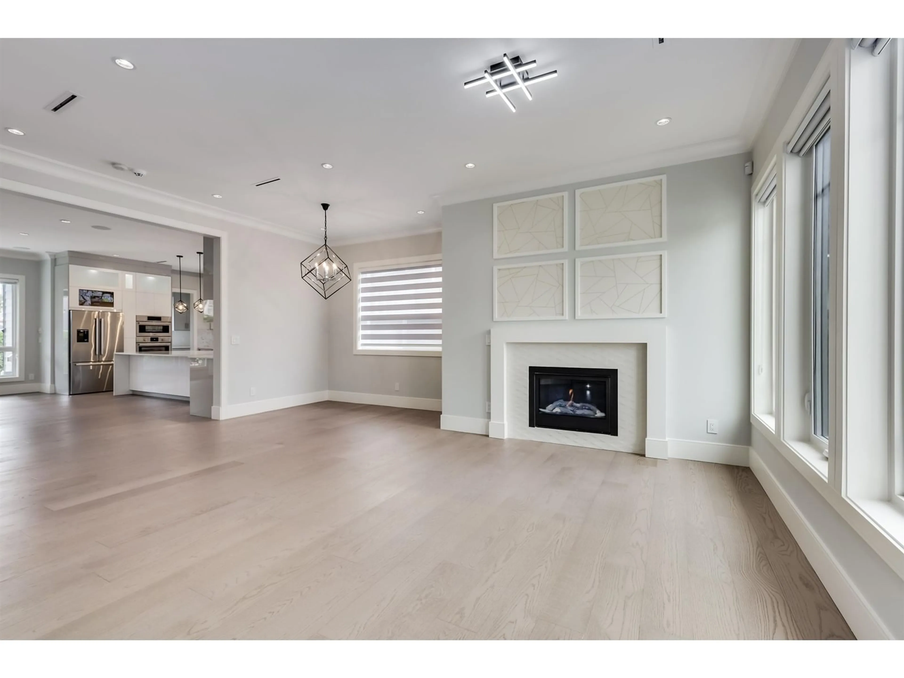 Living room for 15632 BOWLER PLACE, Surrey British Columbia V4A9G7