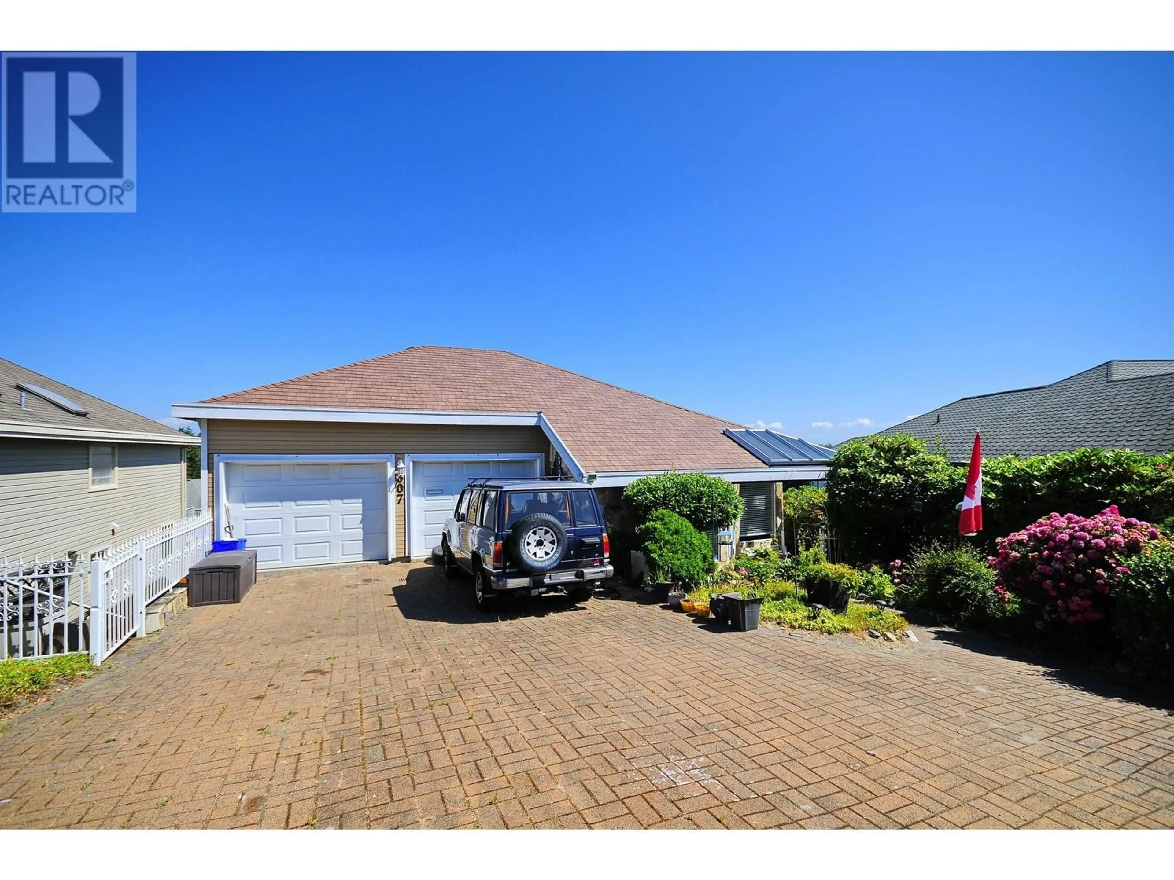 Frontside or backside of a home for 307 ROSEHILL WYND, Delta British Columbia V4M3L8
