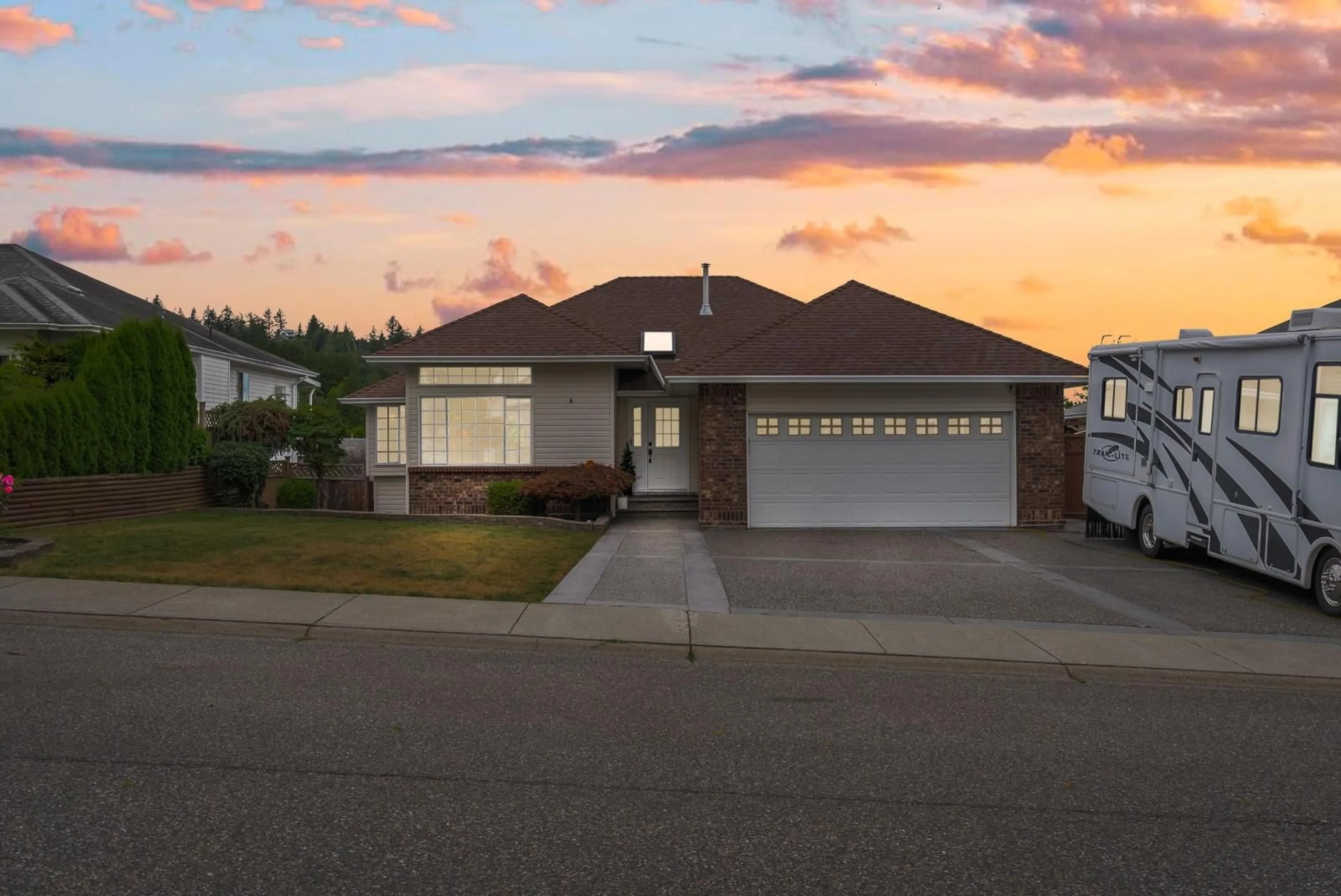 Frontside or backside of a home for 5693 STONEHAVEN STREET, Chilliwack British Columbia V2R3Y6