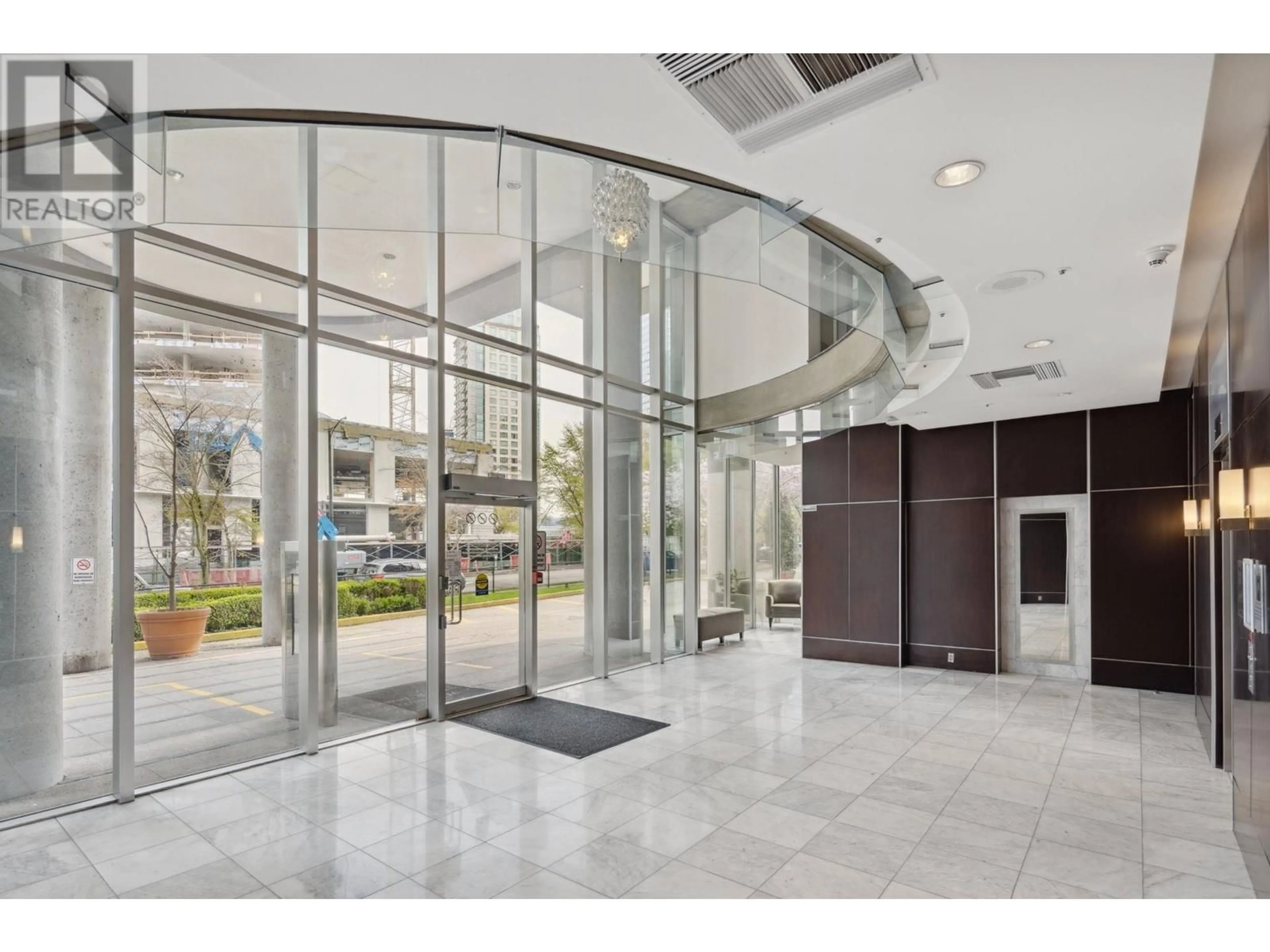 Indoor foyer for 2001 588 BROUGHTON STREET, Vancouver British Columbia V6G3E3