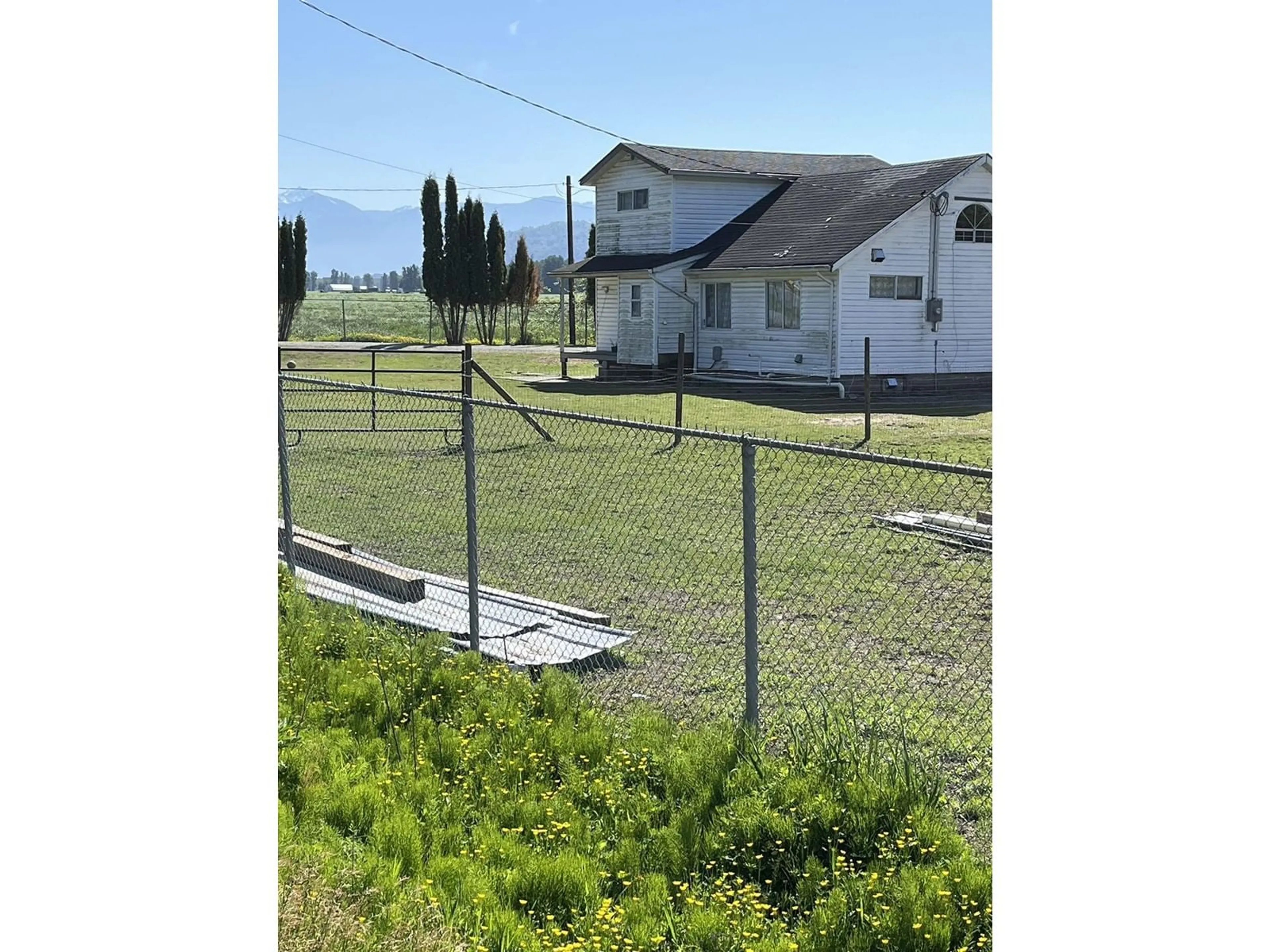 Frontside or backside of a home, the fenced backyard for 39582 LOUGHEED HIGHWAY, Mission British Columbia V0M1G0