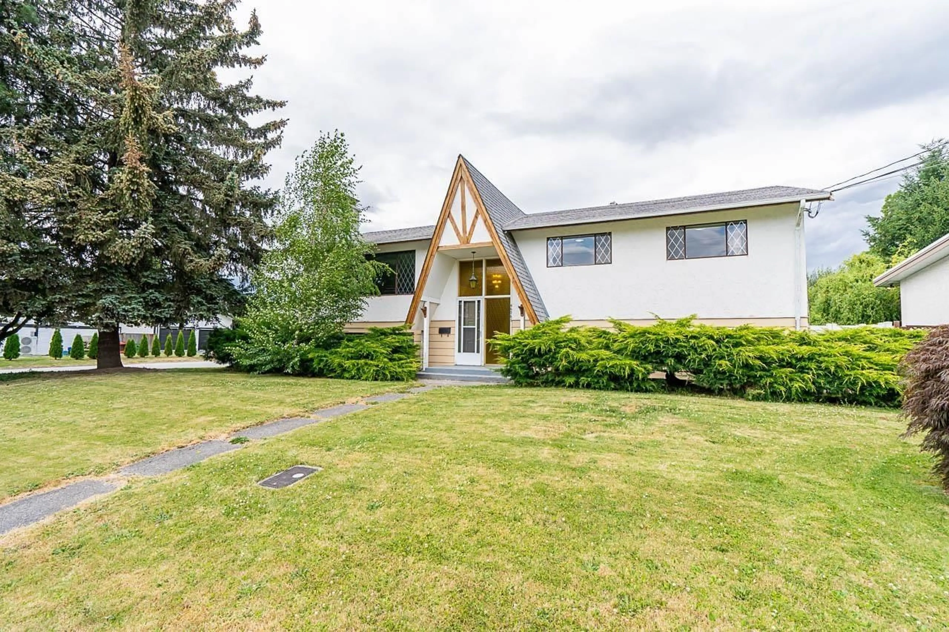 Outside view for 46065 CAMROSE AVENUE, Chilliwack British Columbia V2P3R4