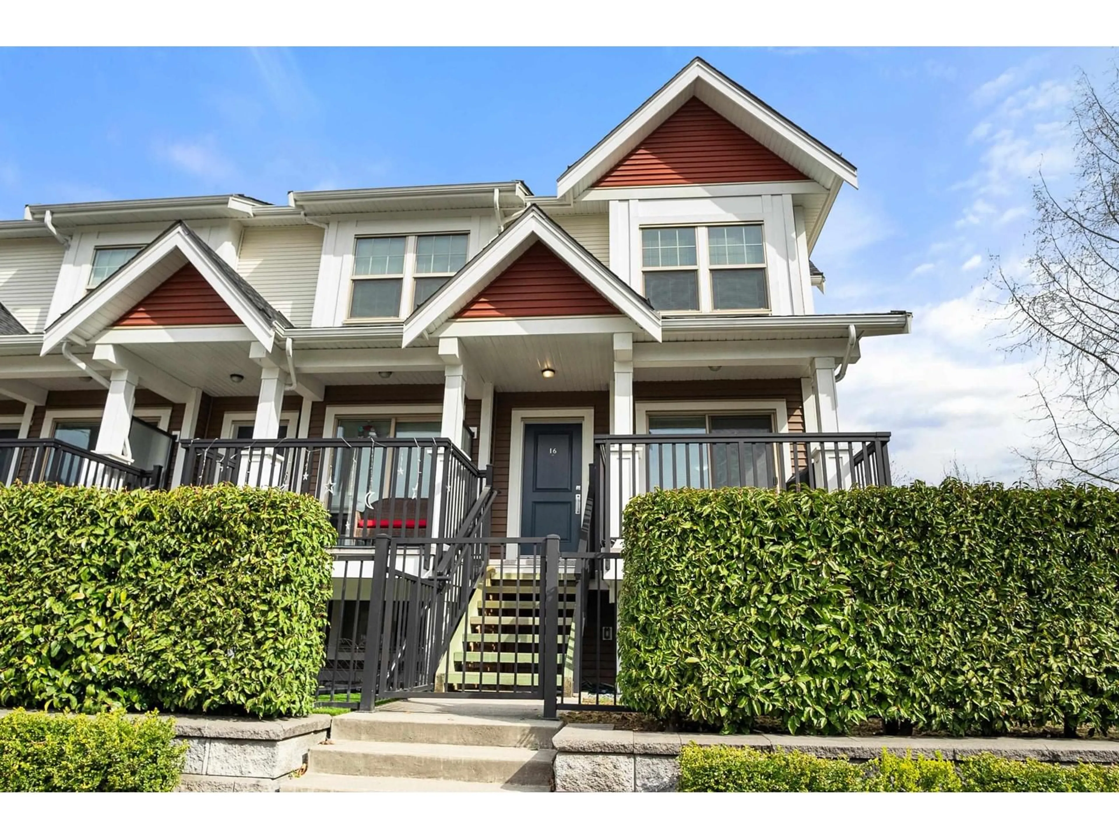 A pic from exterior of the house or condo for 16 32633 SIMON AVENUE, Abbotsford British Columbia V2T0G9