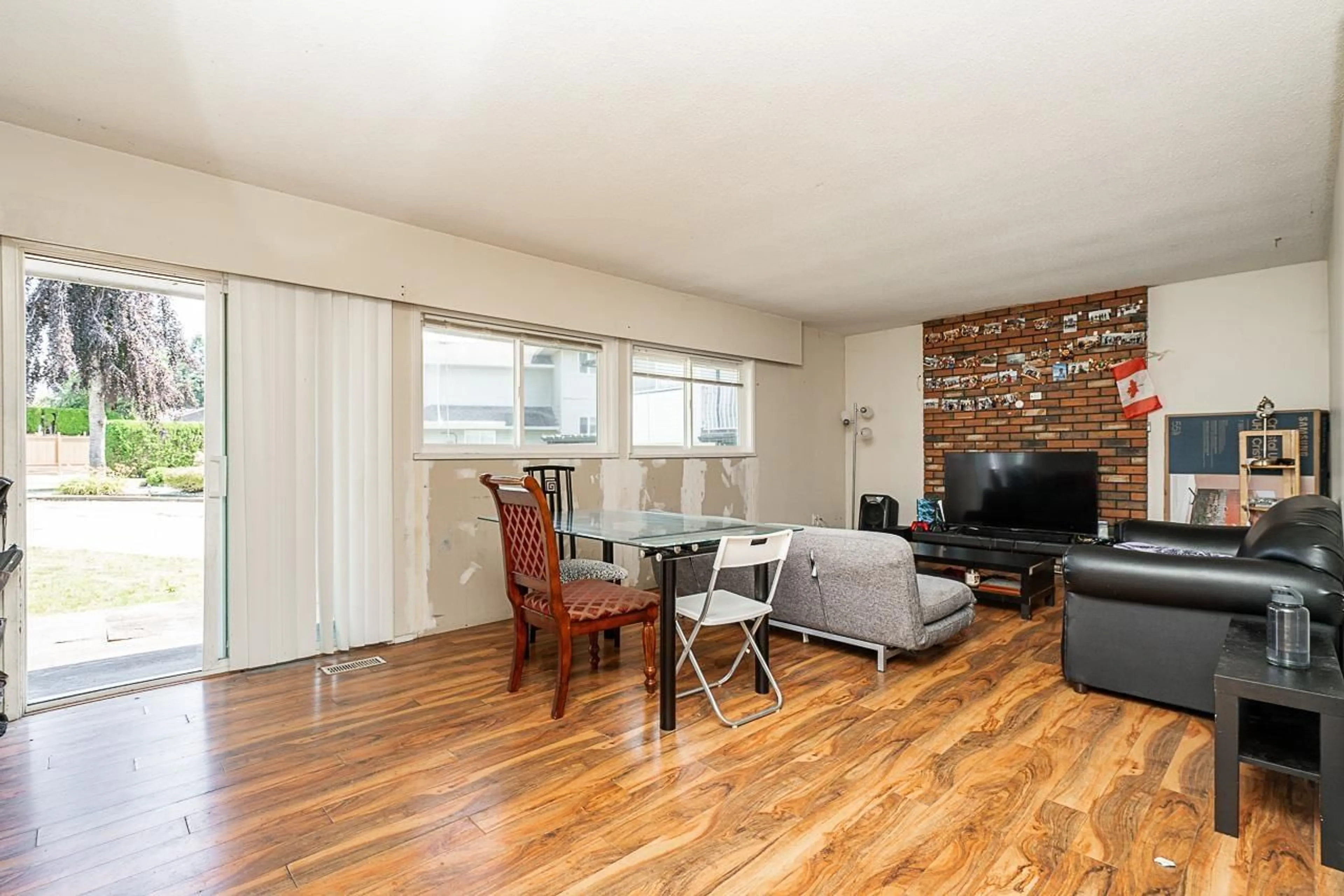 Living room, wood floors for 3227 274A STREET, Langley British Columbia V4W3J2