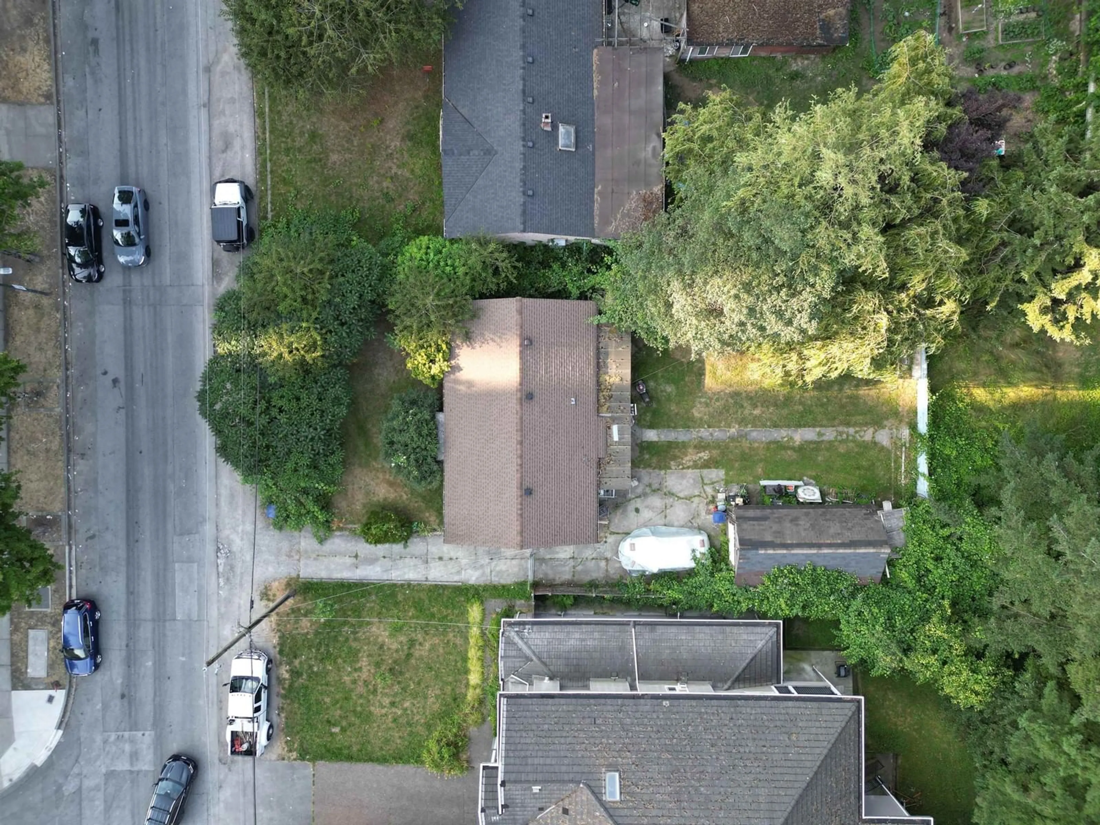 A pic from outside/outdoor area/front of a property/back of a property/a pic from drone, city buildings view from balcony for 9964 138 STREET, Surrey British Columbia V3T4K2