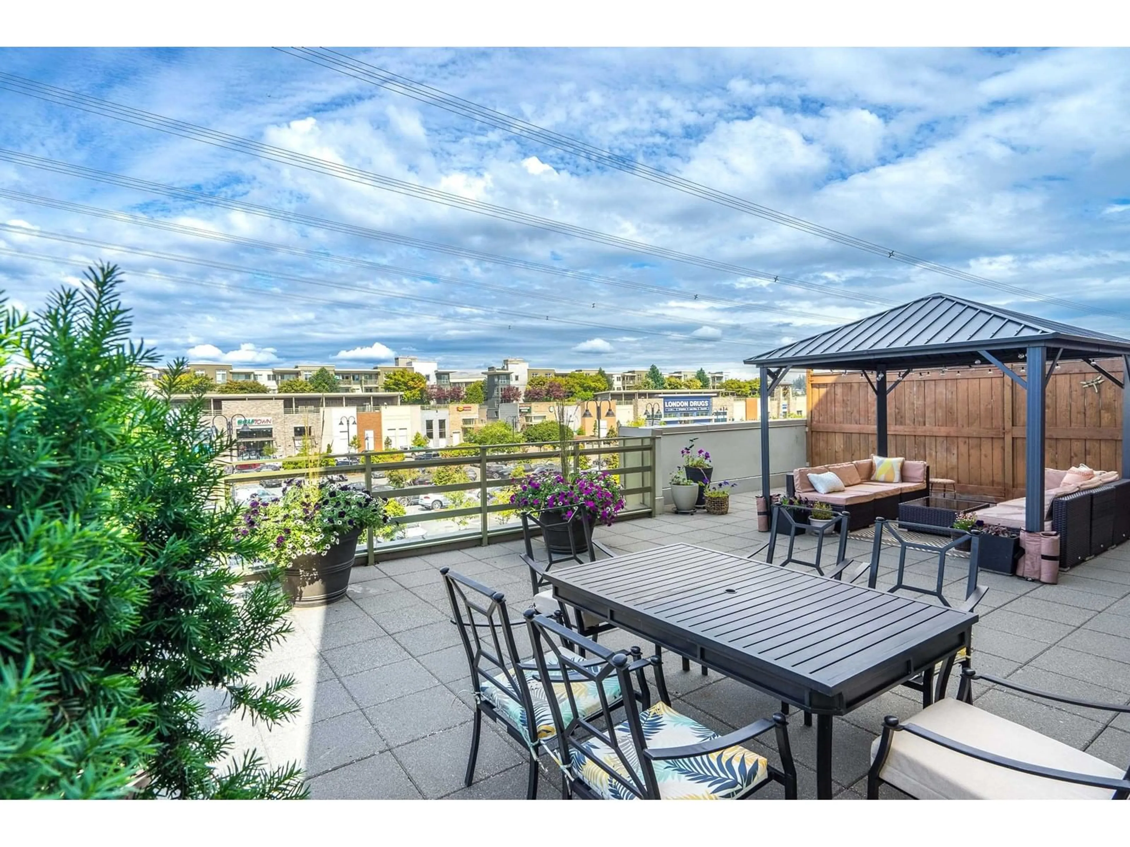 Patio for 206 15775 CROYDON DRIVE, Surrey British Columbia V3Z2L6