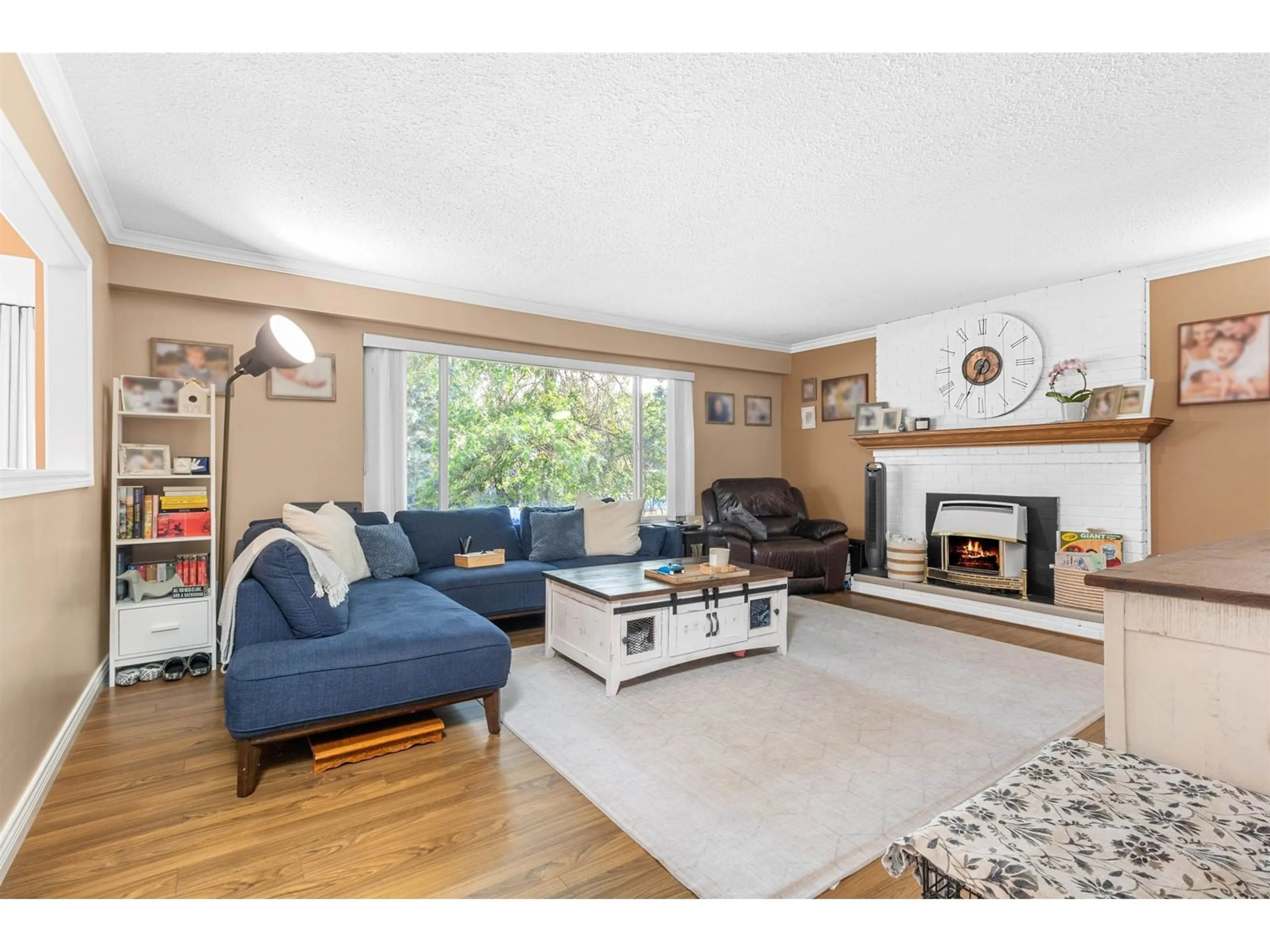 Living room, wood floors for 24817 57 AVENUE, Langley British Columbia V4W1T6