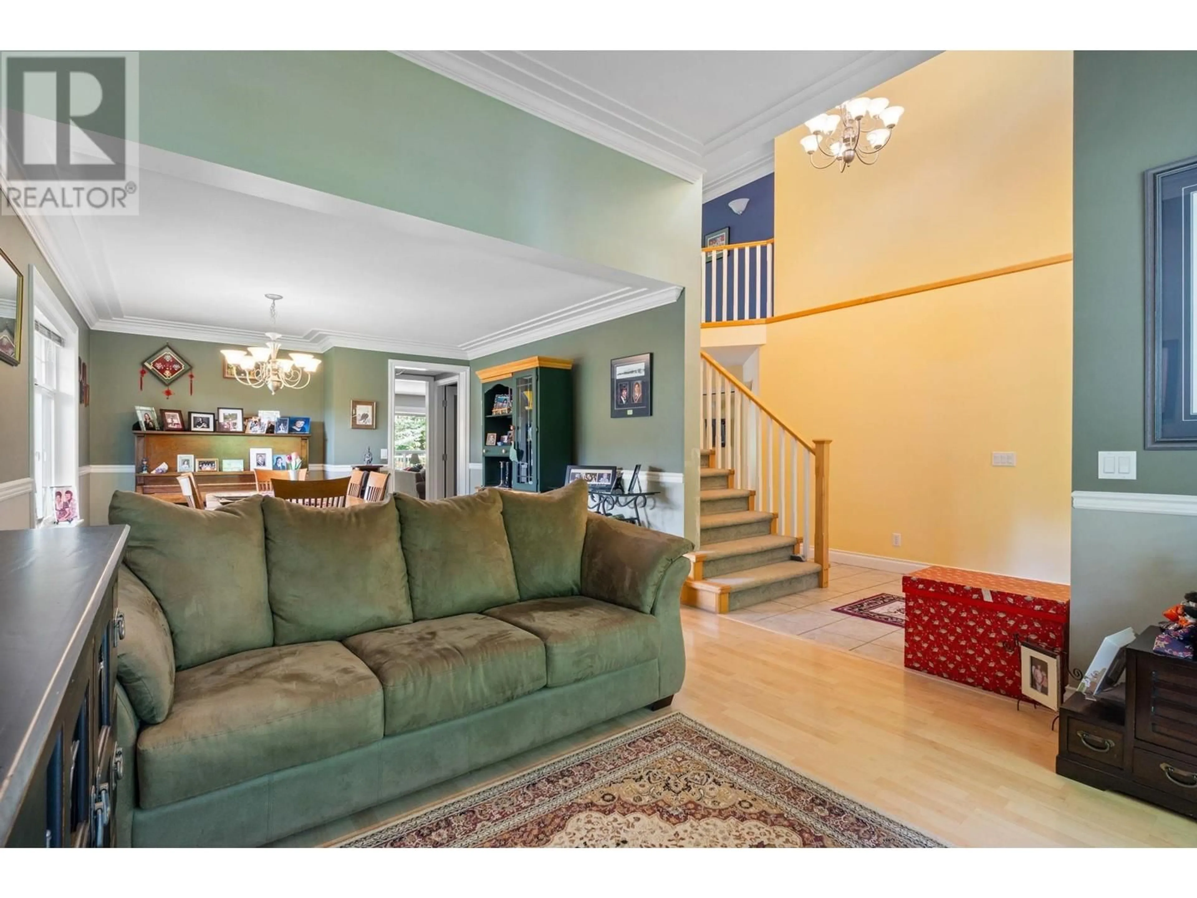 Indoor foyer, wood floors for 24057 MCCLURE DRIVE, Maple Ridge British Columbia V2W1Z3