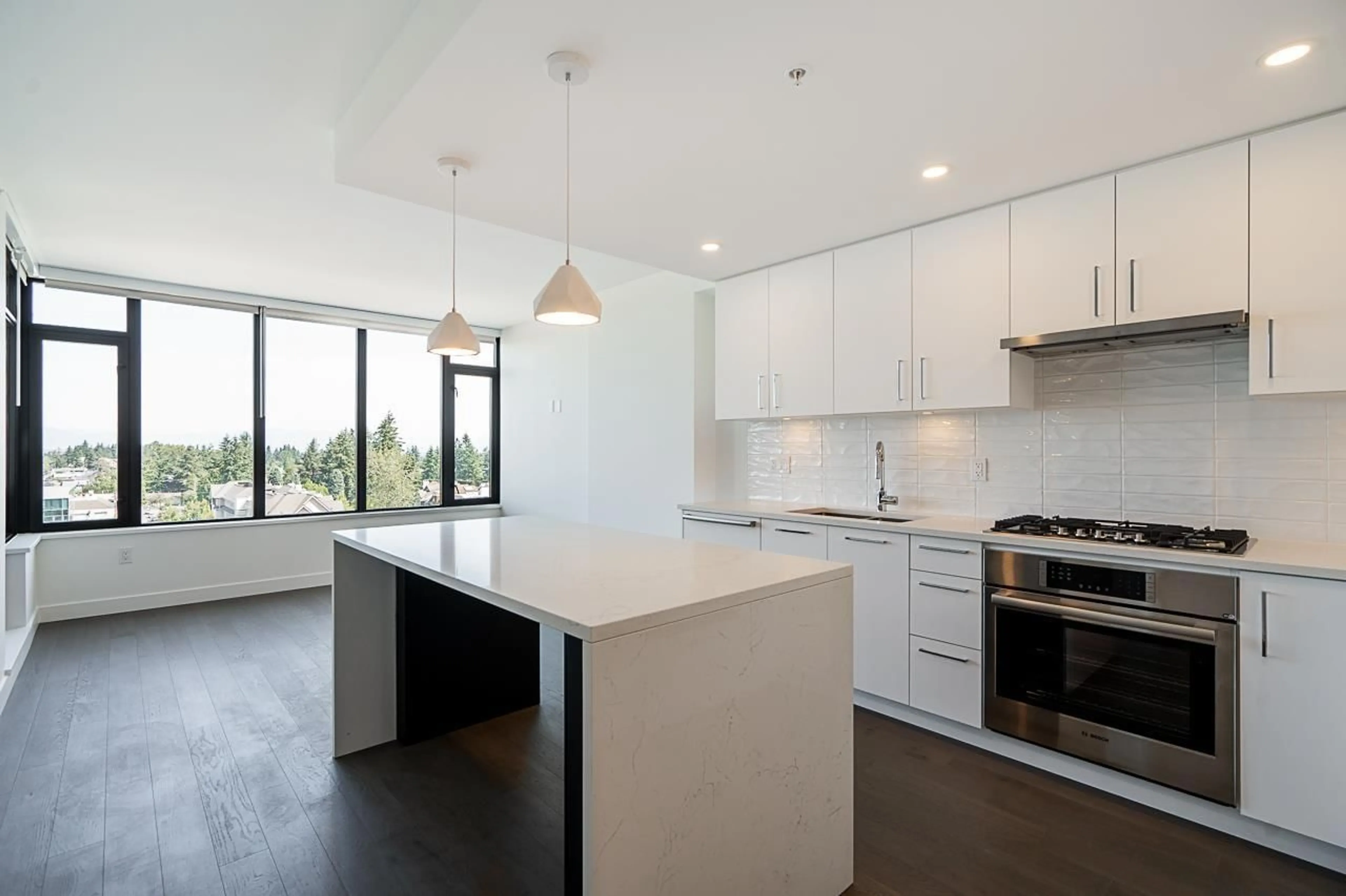 Contemporary kitchen for 903 1588 JOHNSTON ROAD, White Rock British Columbia V4B0C5