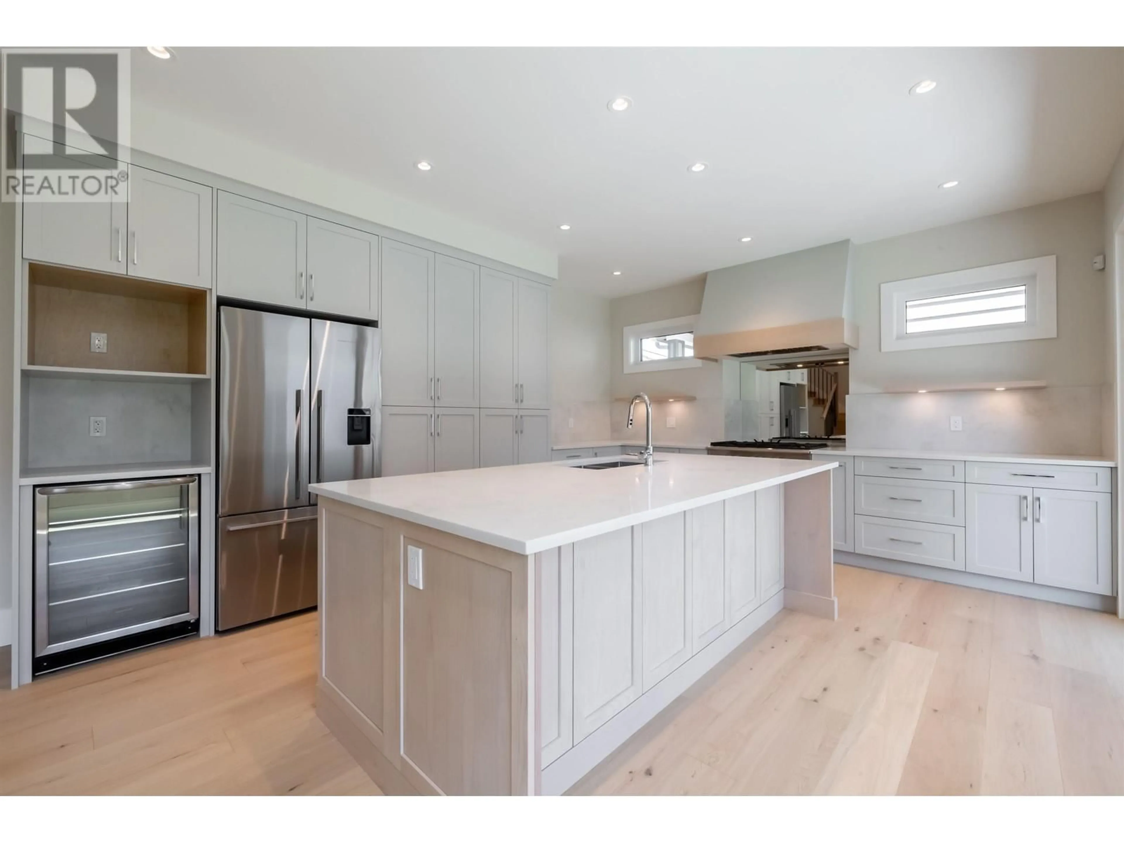 Contemporary kitchen for 5202 WESTMINSTER AVENUE, Delta British Columbia V4K2J2