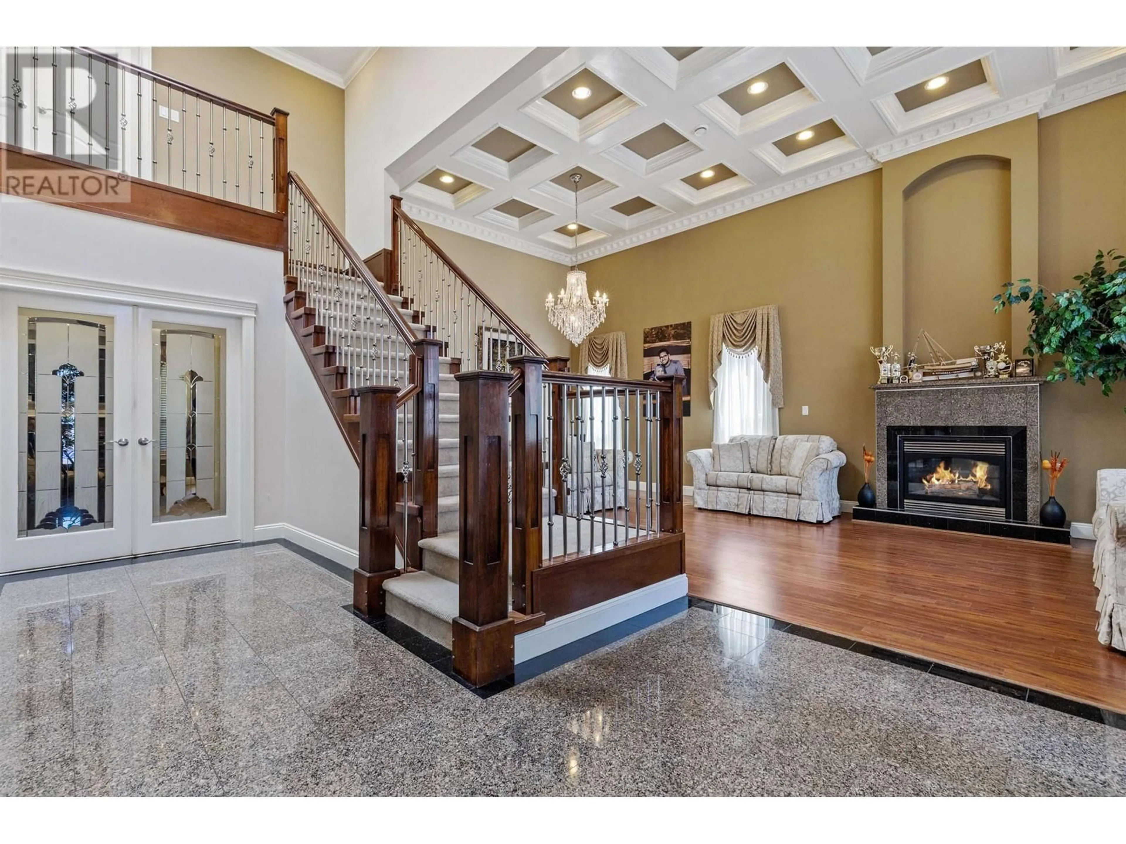 Indoor foyer, wood floors for 9720 SHELL ROAD, Richmond British Columbia V7A3X1