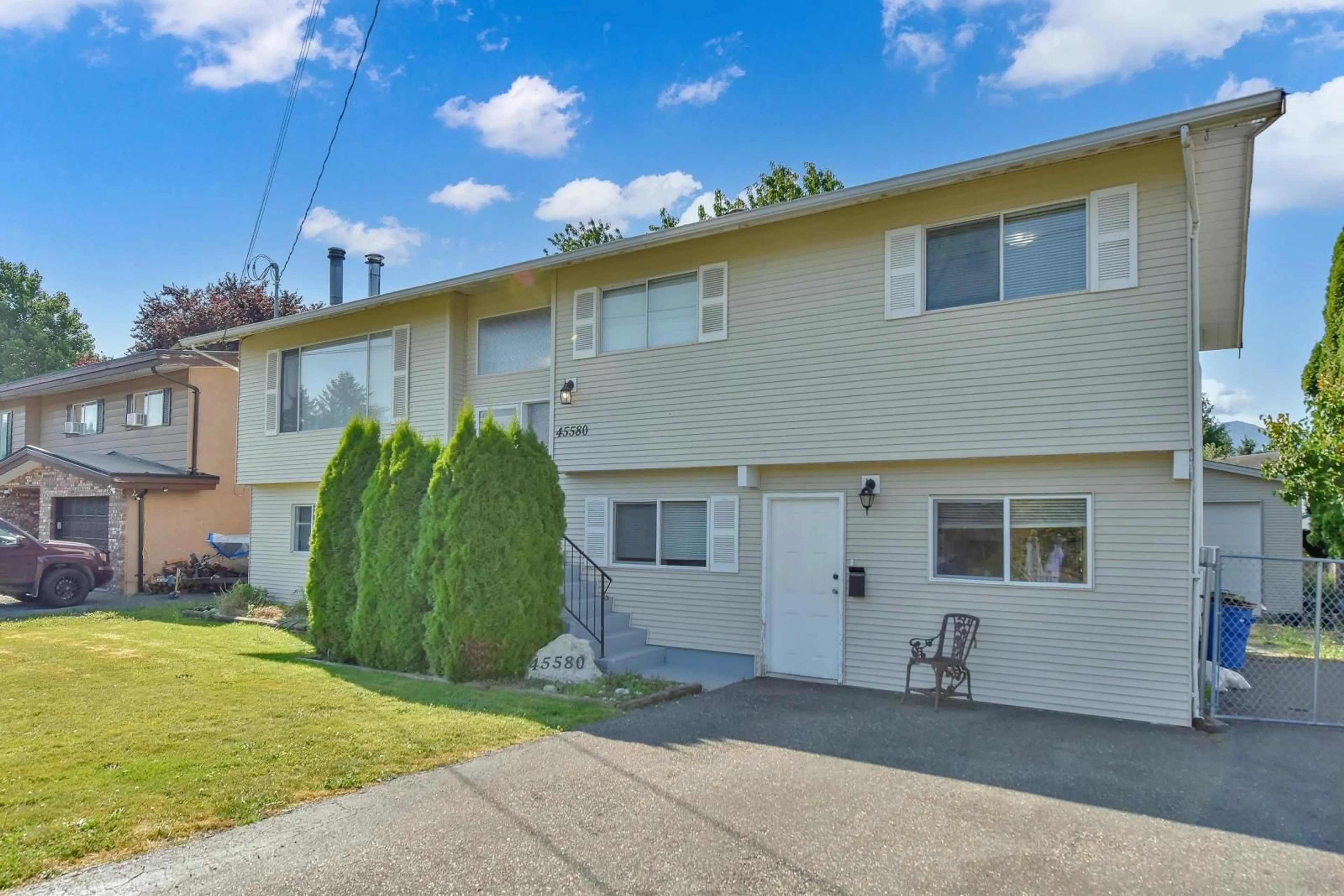 A pic from exterior of the house or condo, the front or back of building for 45580 STEVENSON ROAD, Chilliwack British Columbia V2R1M6