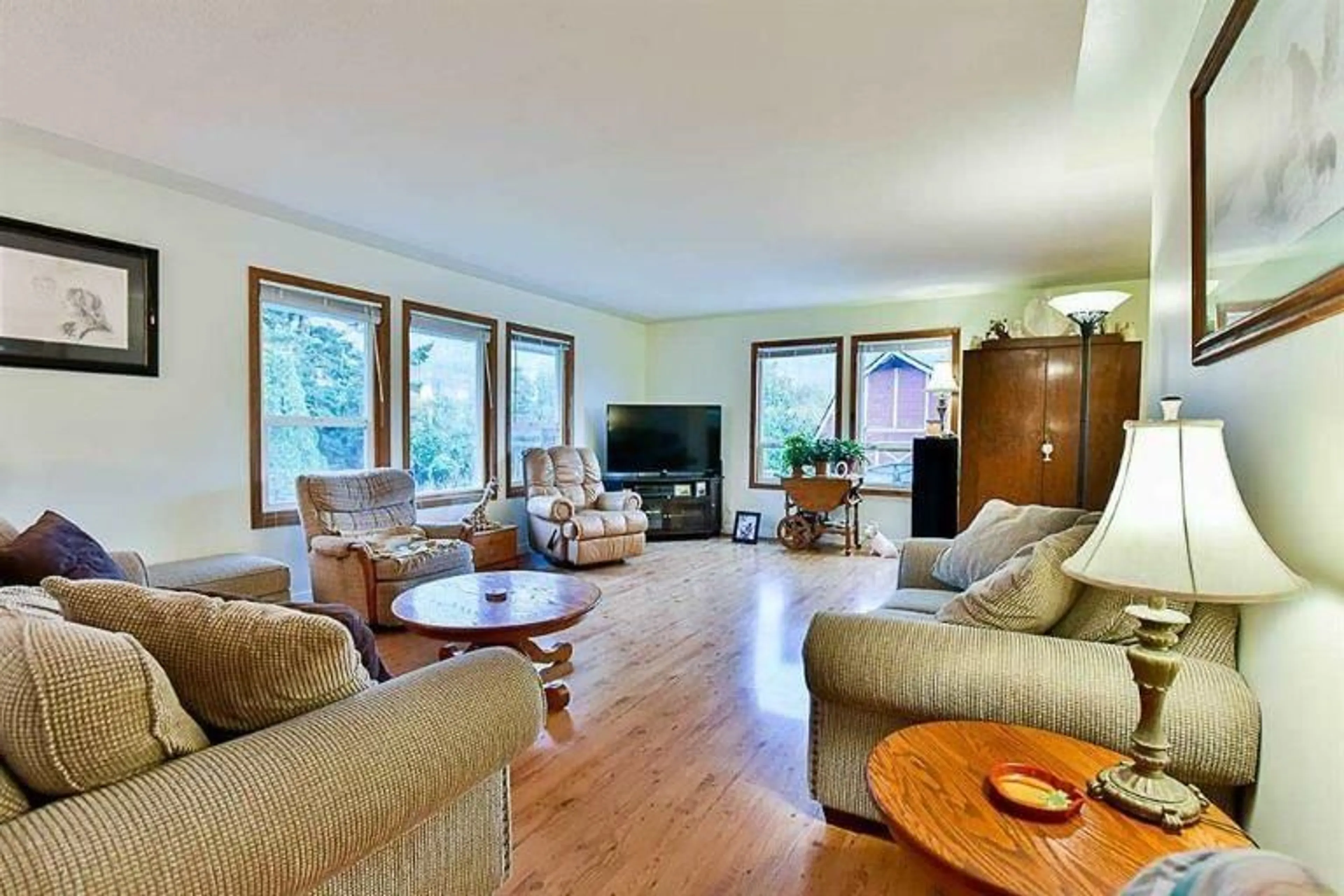 Living room, wood floors for 4165 STEWART ROAD, Chilliwack British Columbia V2R5G6