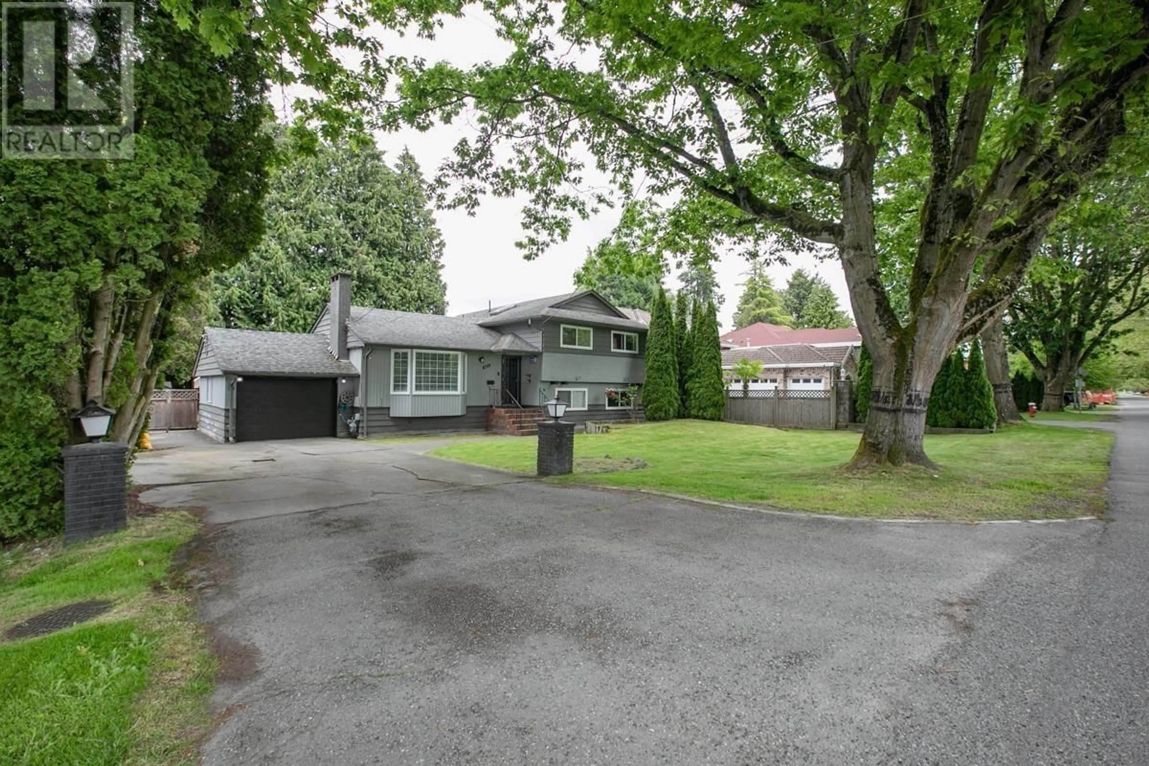 A pic from outside/outdoor area/front of a property/back of a property/a pic from drone, street for 10231 CAITHCART ROAD, Richmond British Columbia V6X1N3