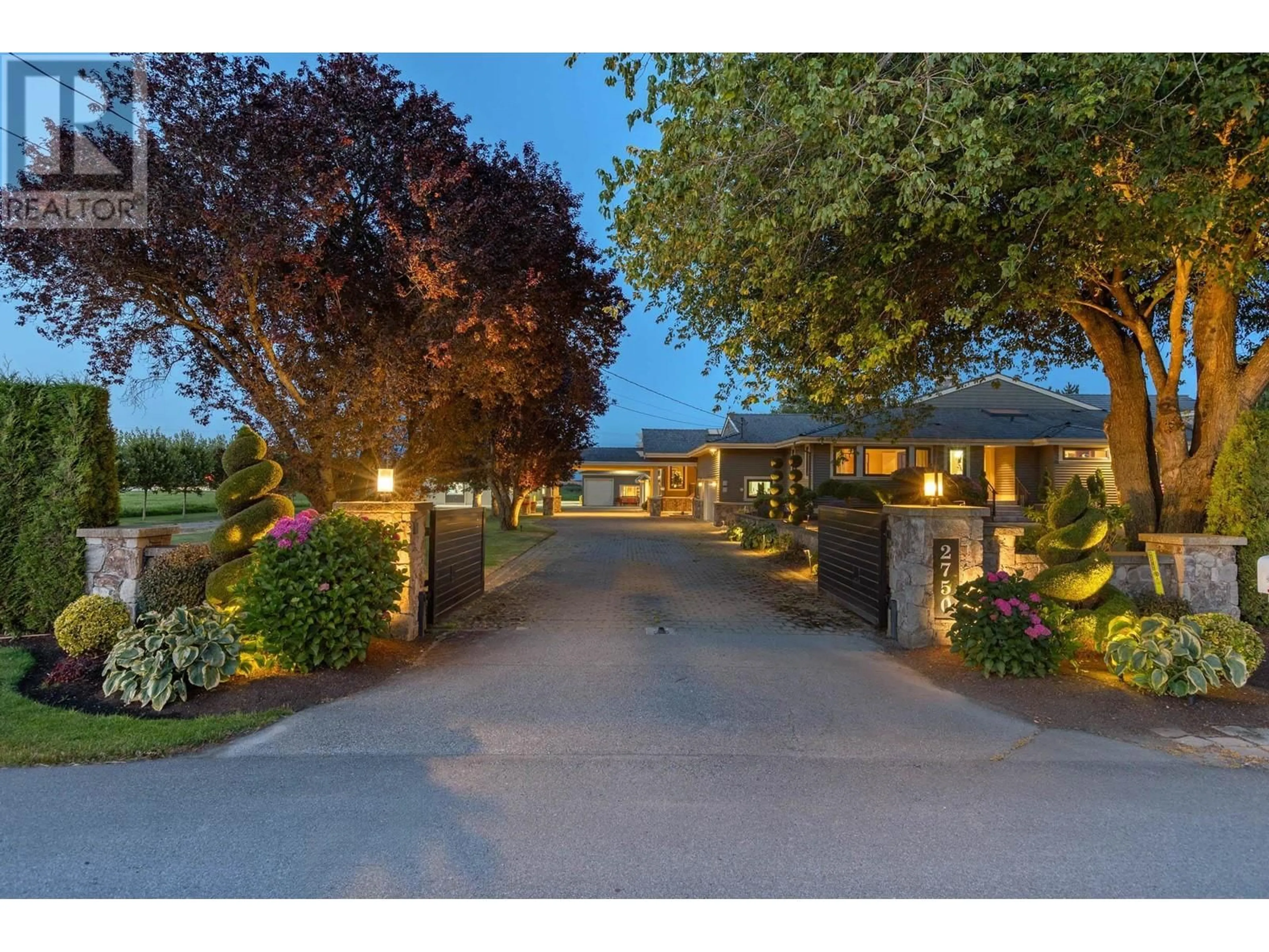 Indoor foyer for 2750 52ND STREET, Delta British Columbia V4M4G8