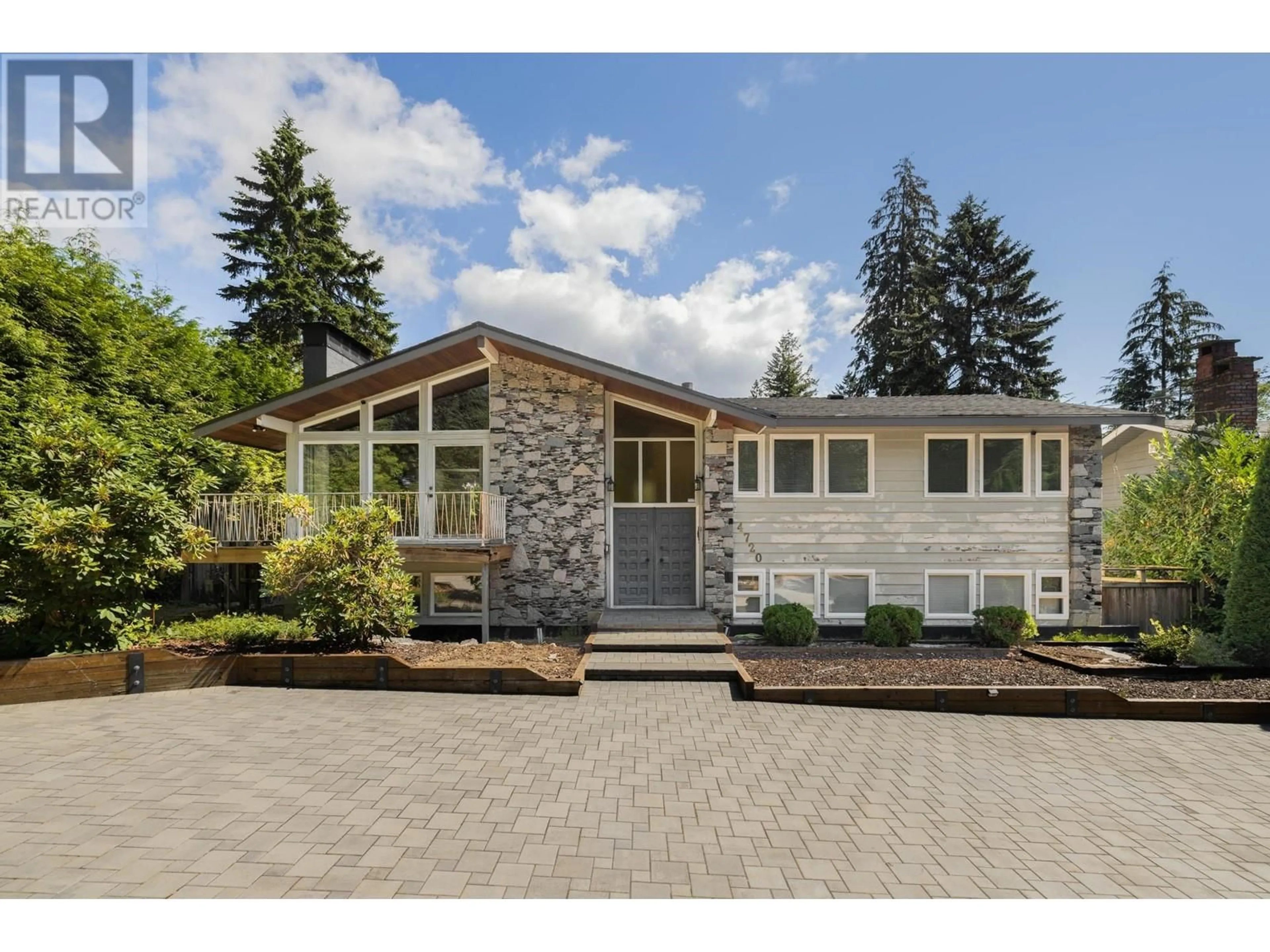 Home with vinyl exterior material for 4720 RAMSAY ROAD, North Vancouver British Columbia V7K2N5