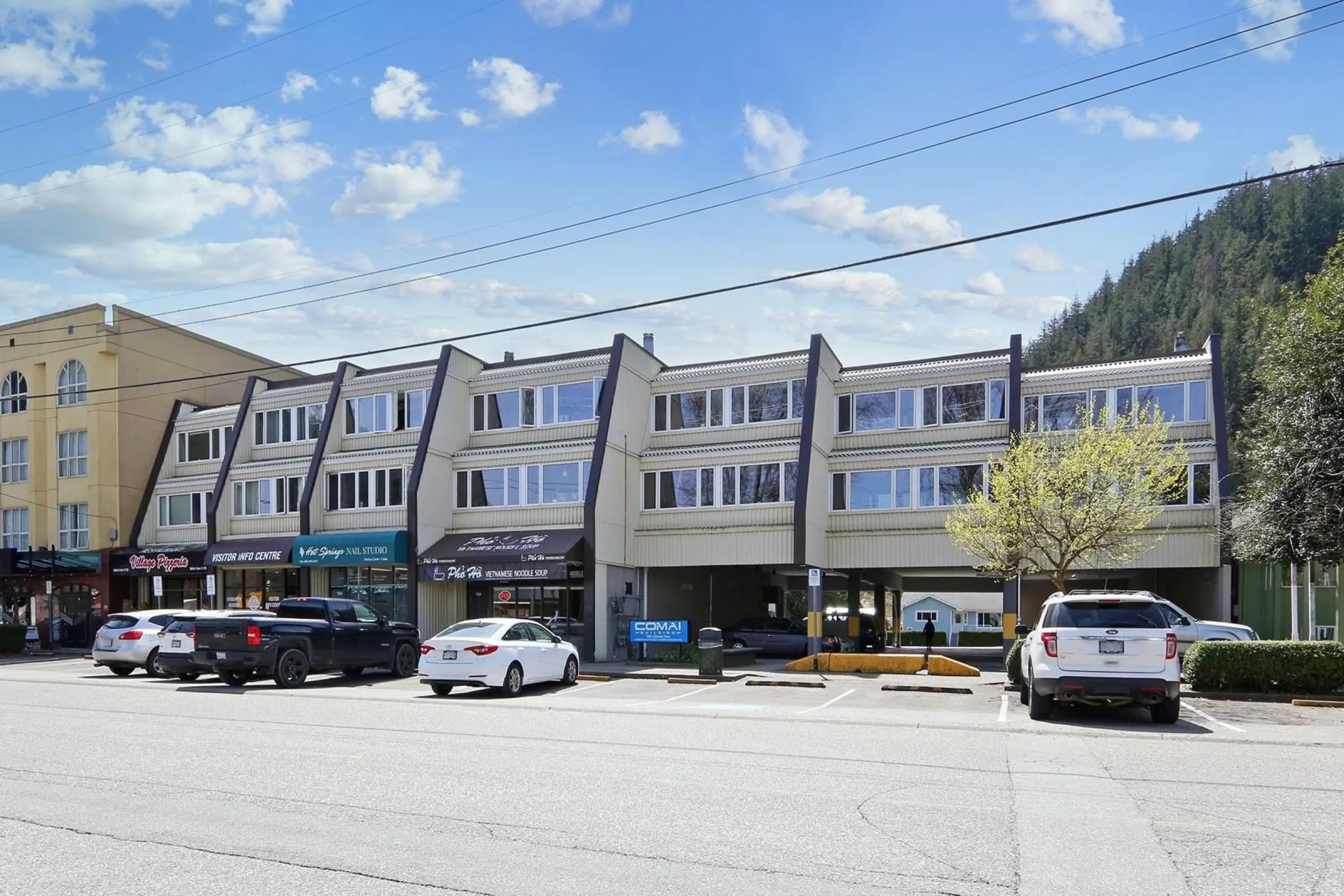 A pic from exterior of the house or condo, the front or back of building for 207 160 LILLOOET AVENUE, Harrison Hot Springs British Columbia V0M1K0