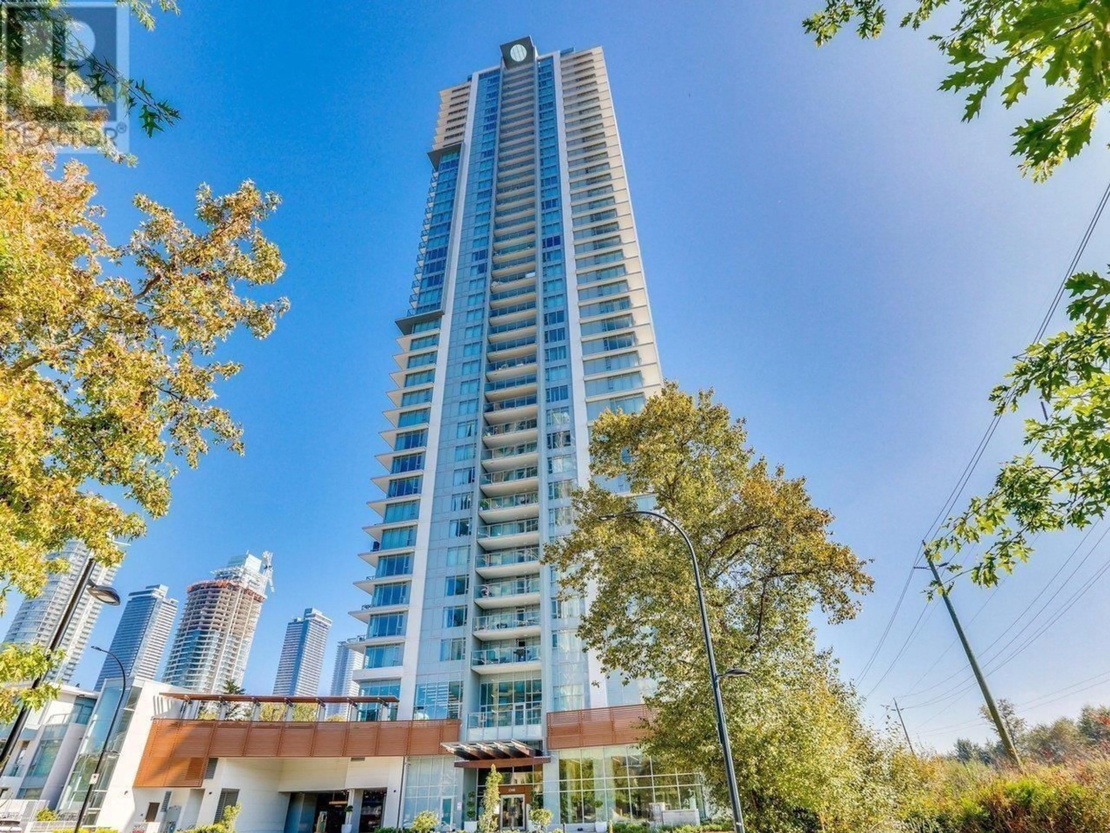 A pic from outside/outdoor area/front of a property/back of a property/a pic from drone, city buildings view from balcony for 702 - 2388 MADISON AVENUE, Burnaby British Columbia V5C0K8