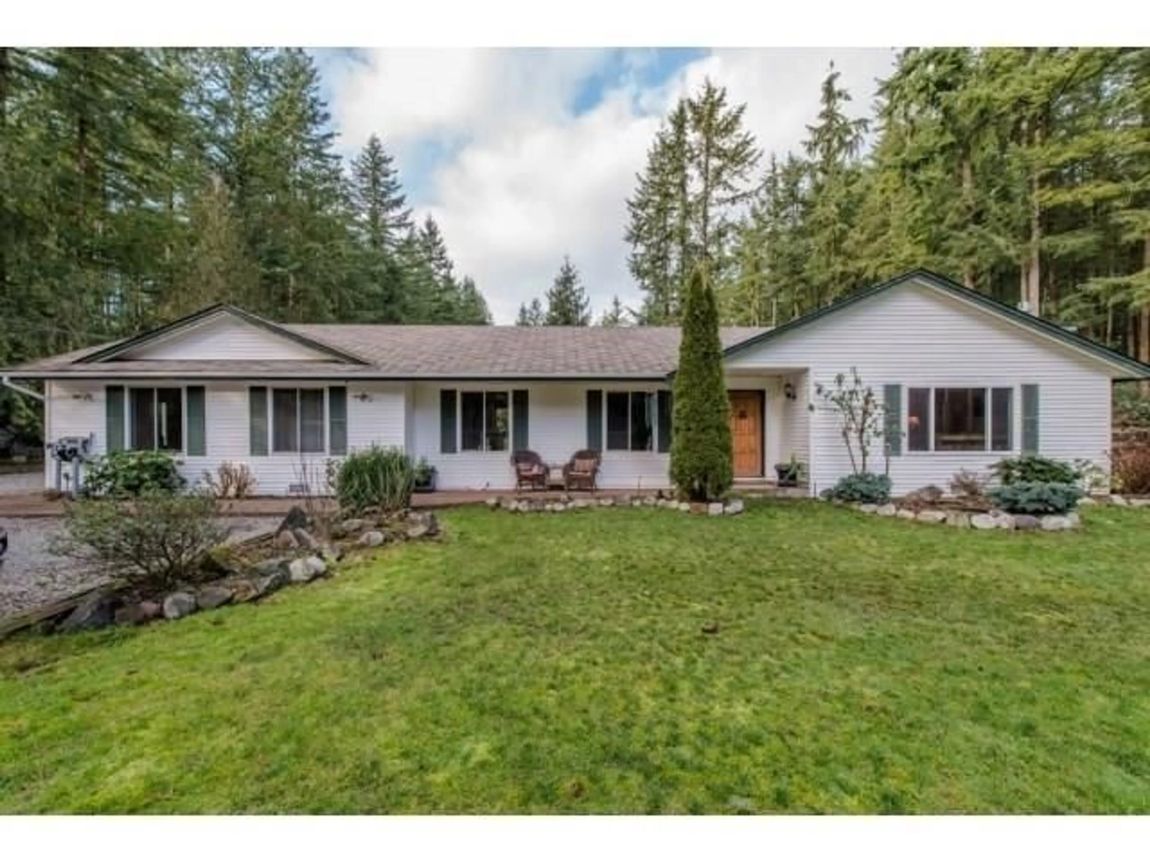 A pic from outside/outdoor area/front of a property/back of a property/a pic from drone, unknown for 20241 25, Langley British Columbia V2Z2B7