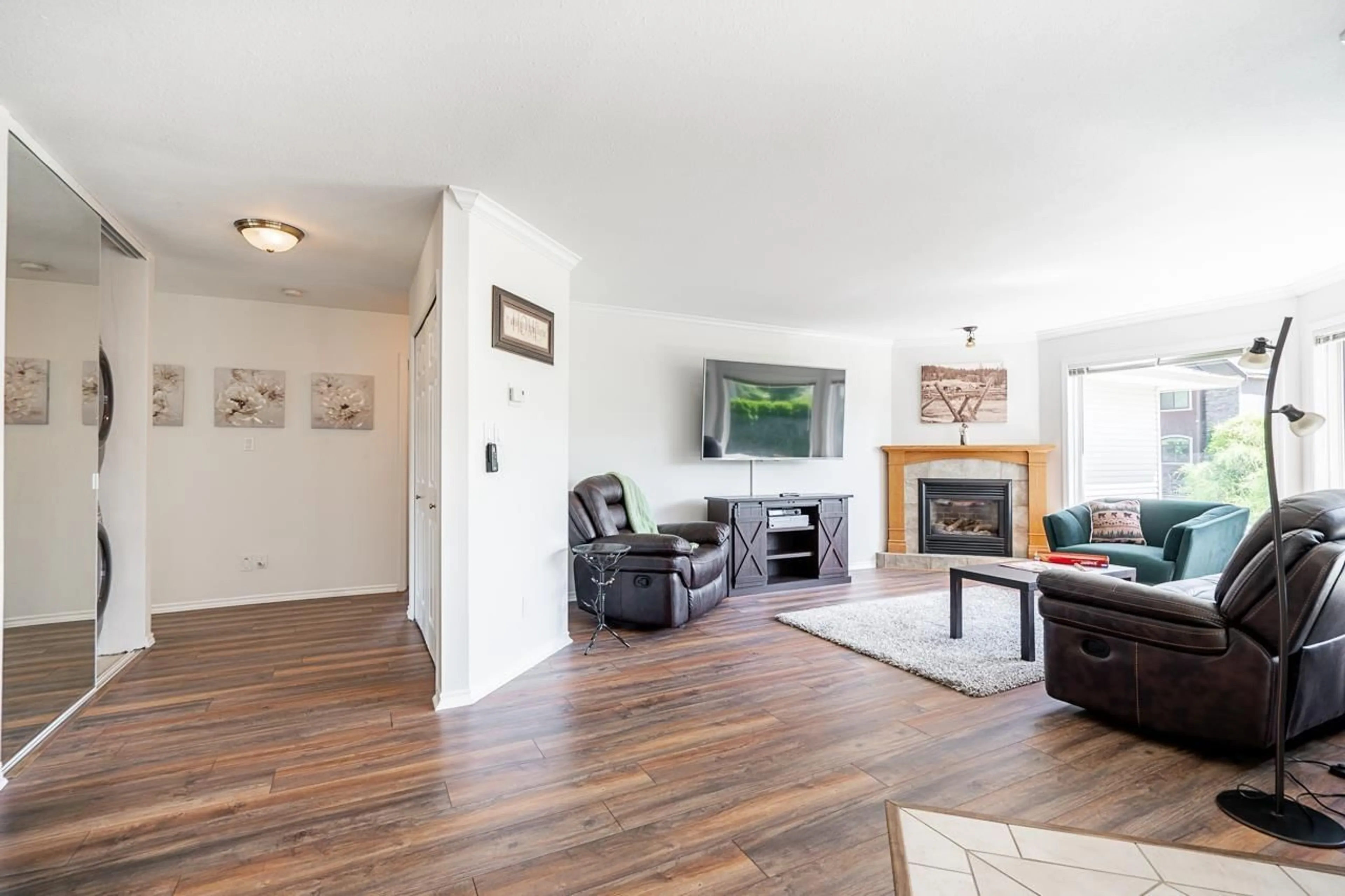 Living room, wood floors for 310 CHESTNUT AVENUE, Harrison Hot Springs British Columbia V0M1A3