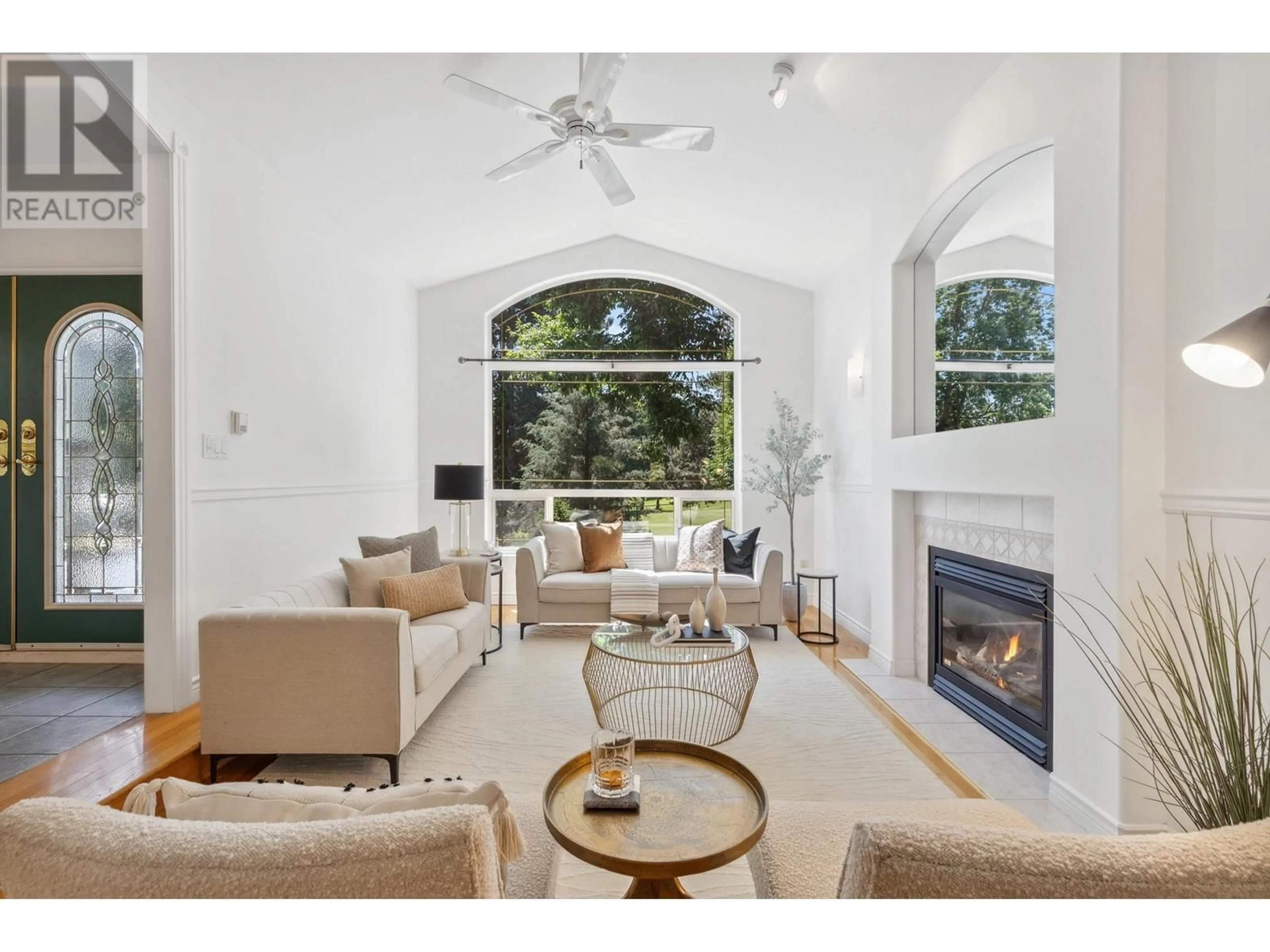 Living room, wood floors for 20935 GOLF LANE, Maple Ridge British Columbia V2X3M5