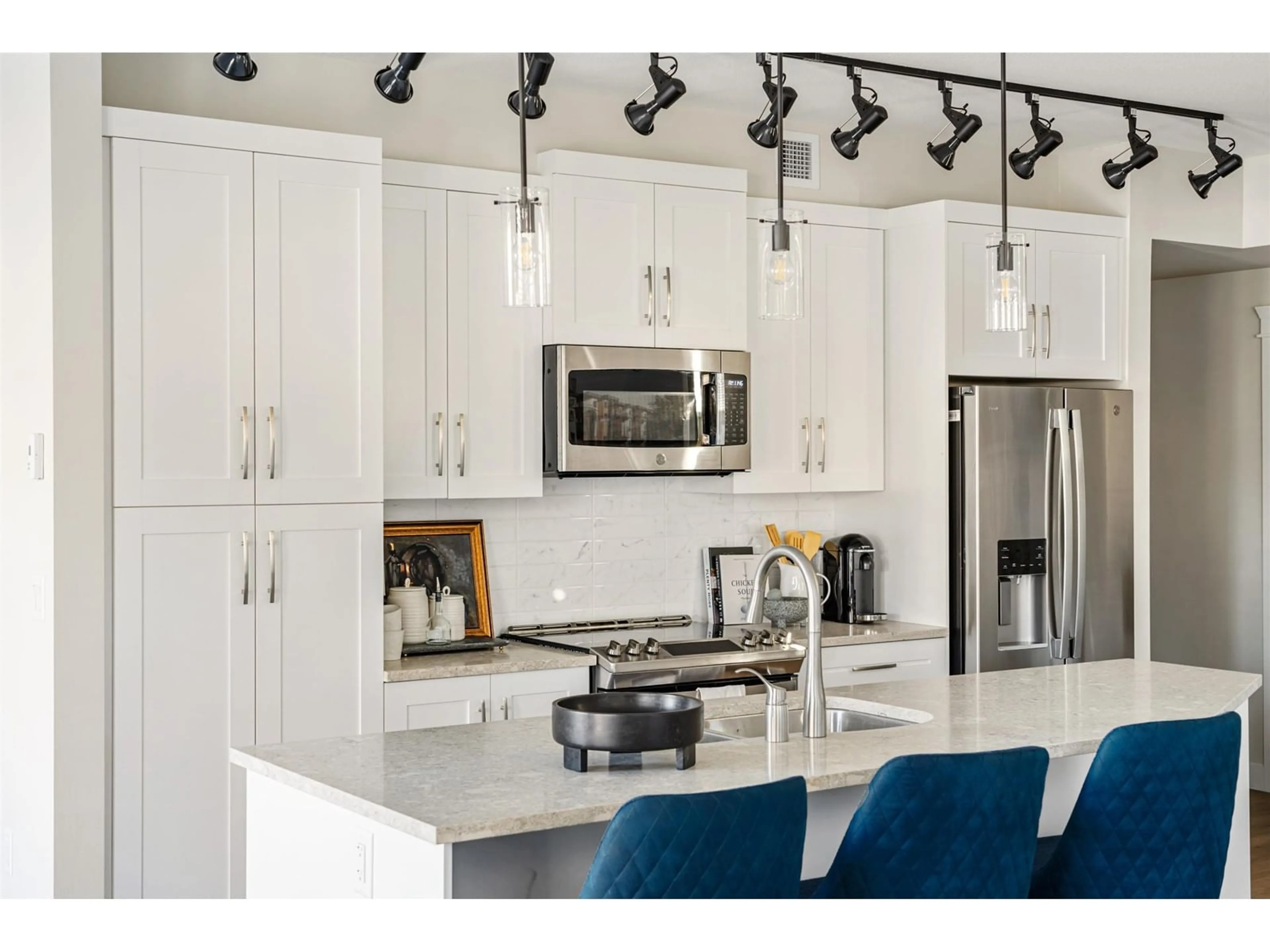 Contemporary kitchen, unknown for A415 - 8233 208B, Langley British Columbia V0V0V0