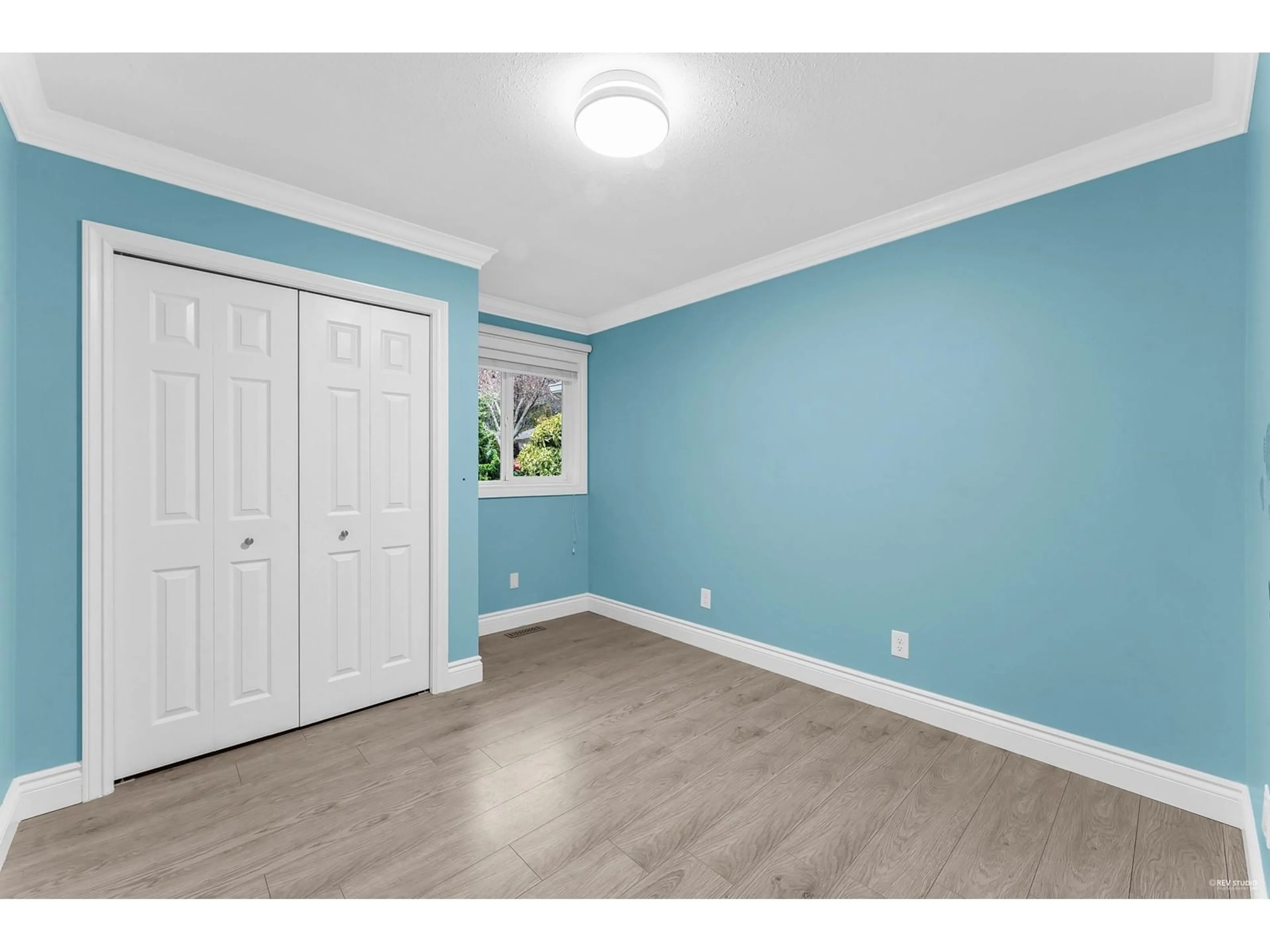 A pic of a room, wood floors for 13508 15A AVENUE, Surrey British Columbia V4A5P1