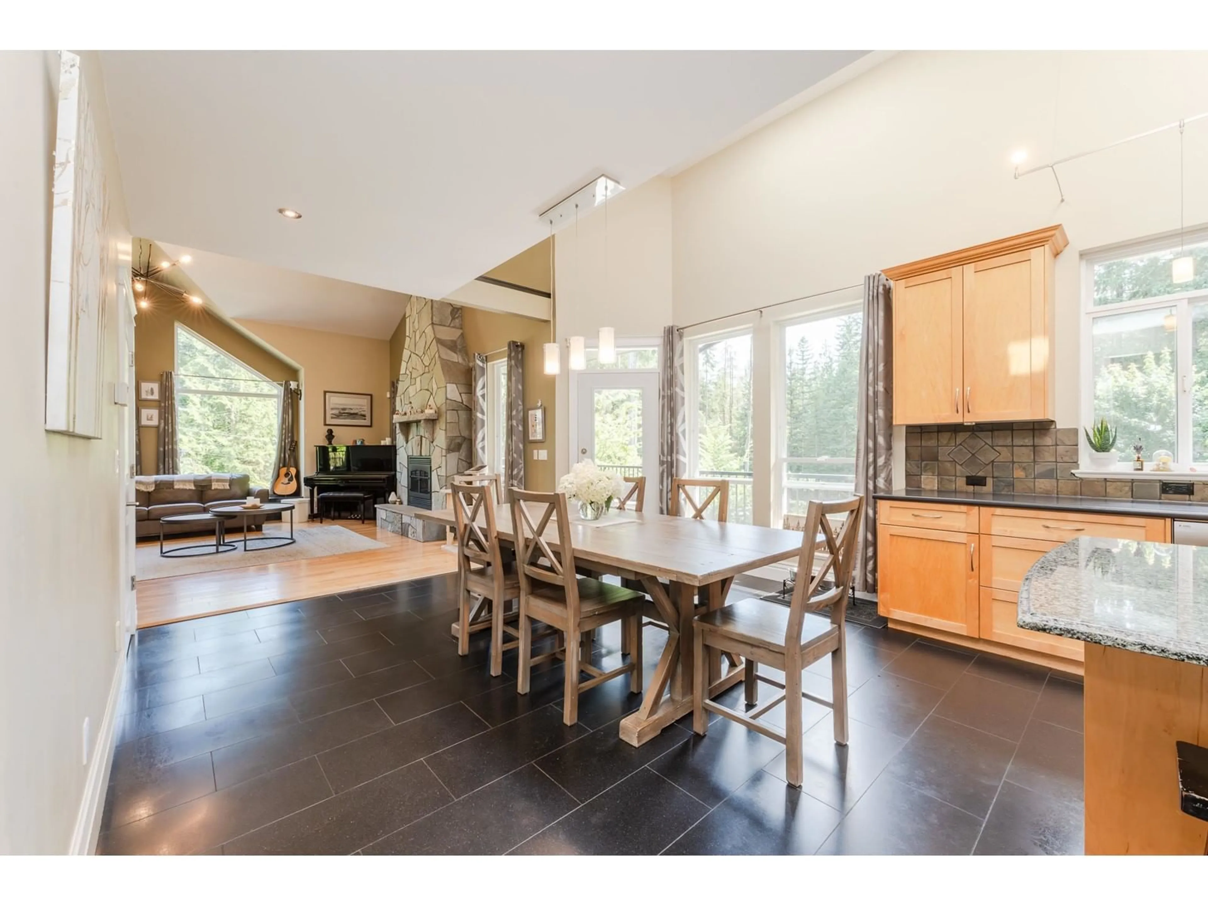 Open concept kitchen for 12668 CATHY CRESCENT, Mission British Columbia V4S1C8