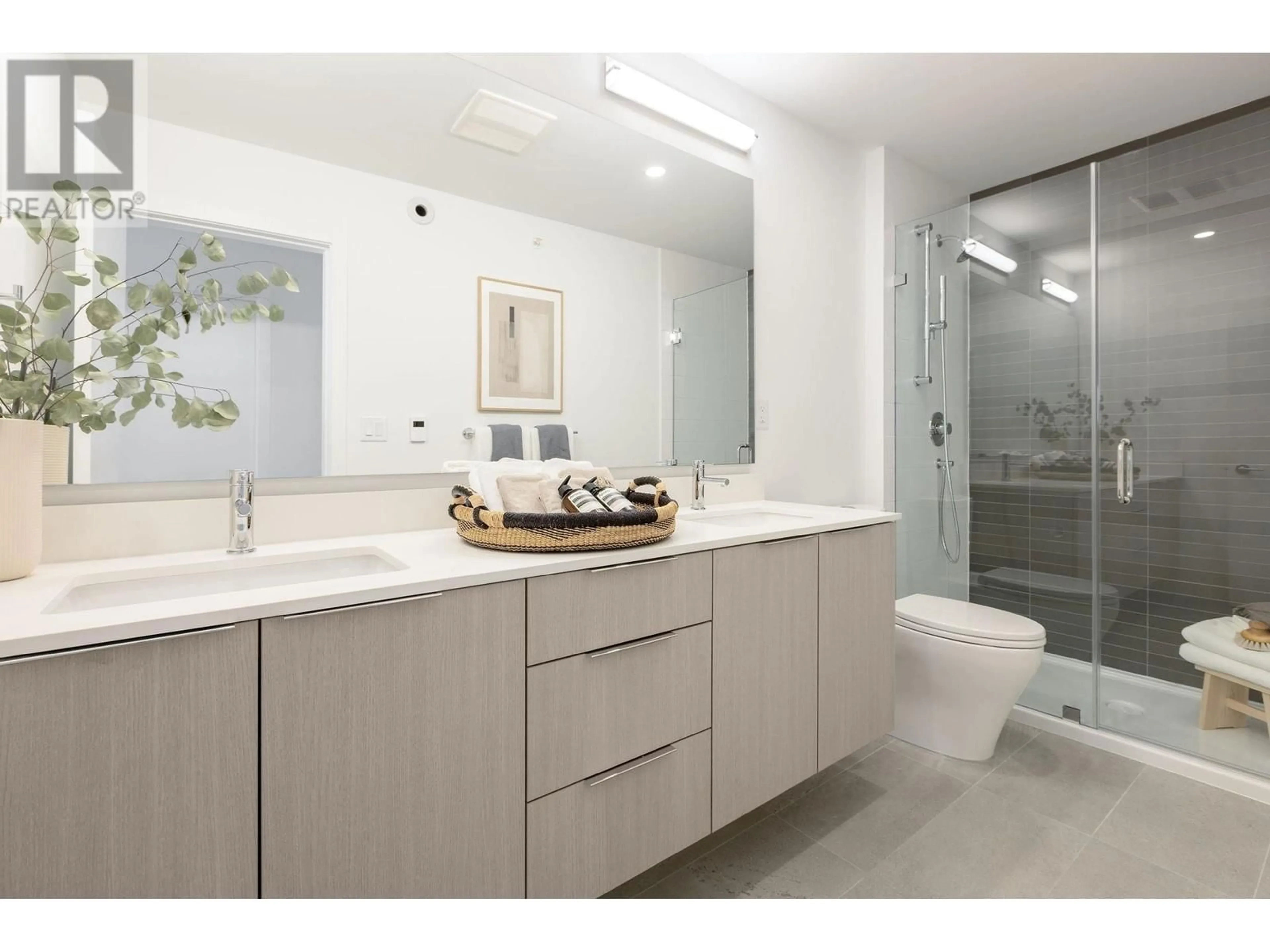 Contemporary bathroom, ceramic/tile floor for 98 2426 RABBIT DRIVE, Tsawwassen British Columbia V0V0V0