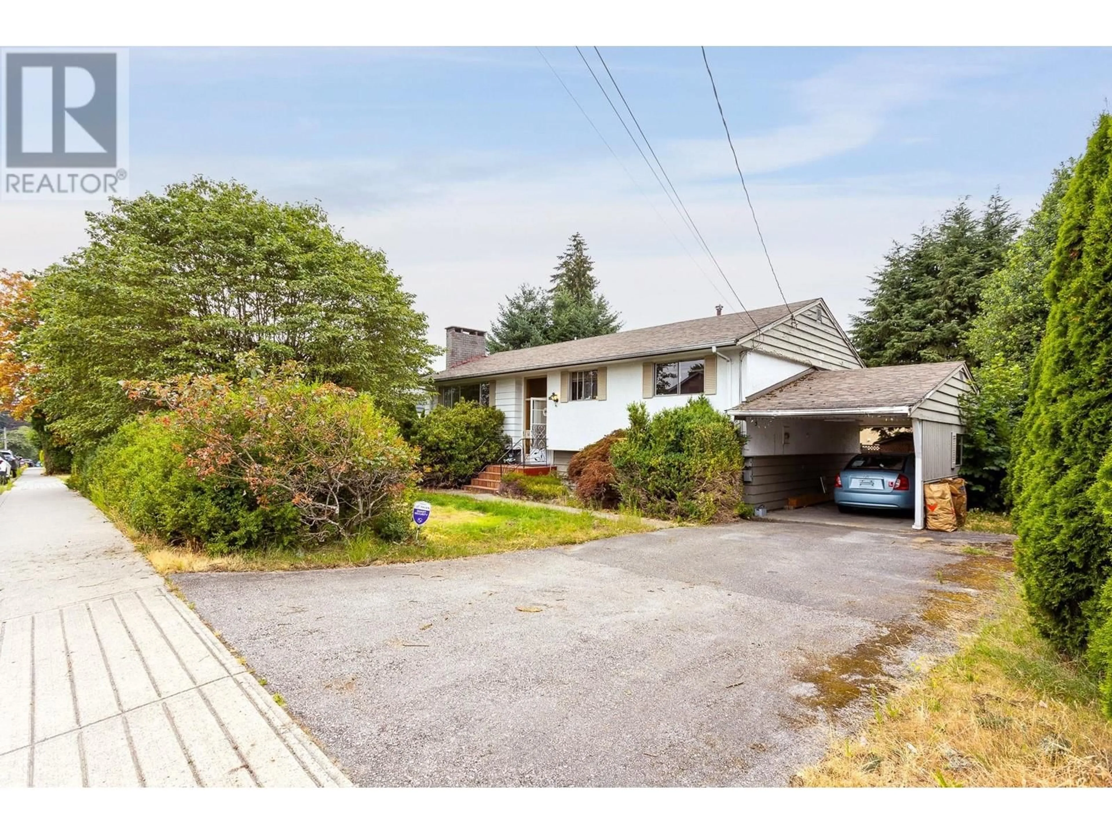 Frontside or backside of a home for 711 MORRISON AVENUE, Coquitlam British Columbia V3J4H6