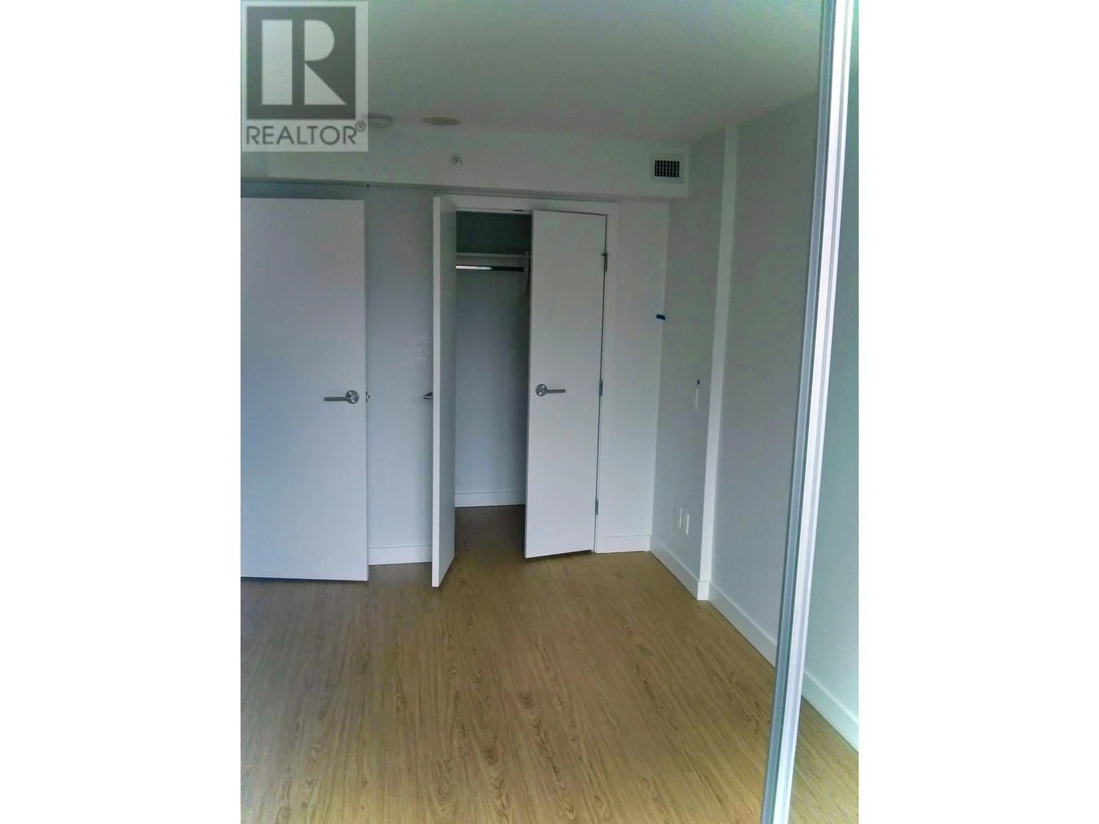 Storage room or clothes room or walk-in closet for 816 188 KEEFER STREET, Vancouver British Columbia V6A0E3