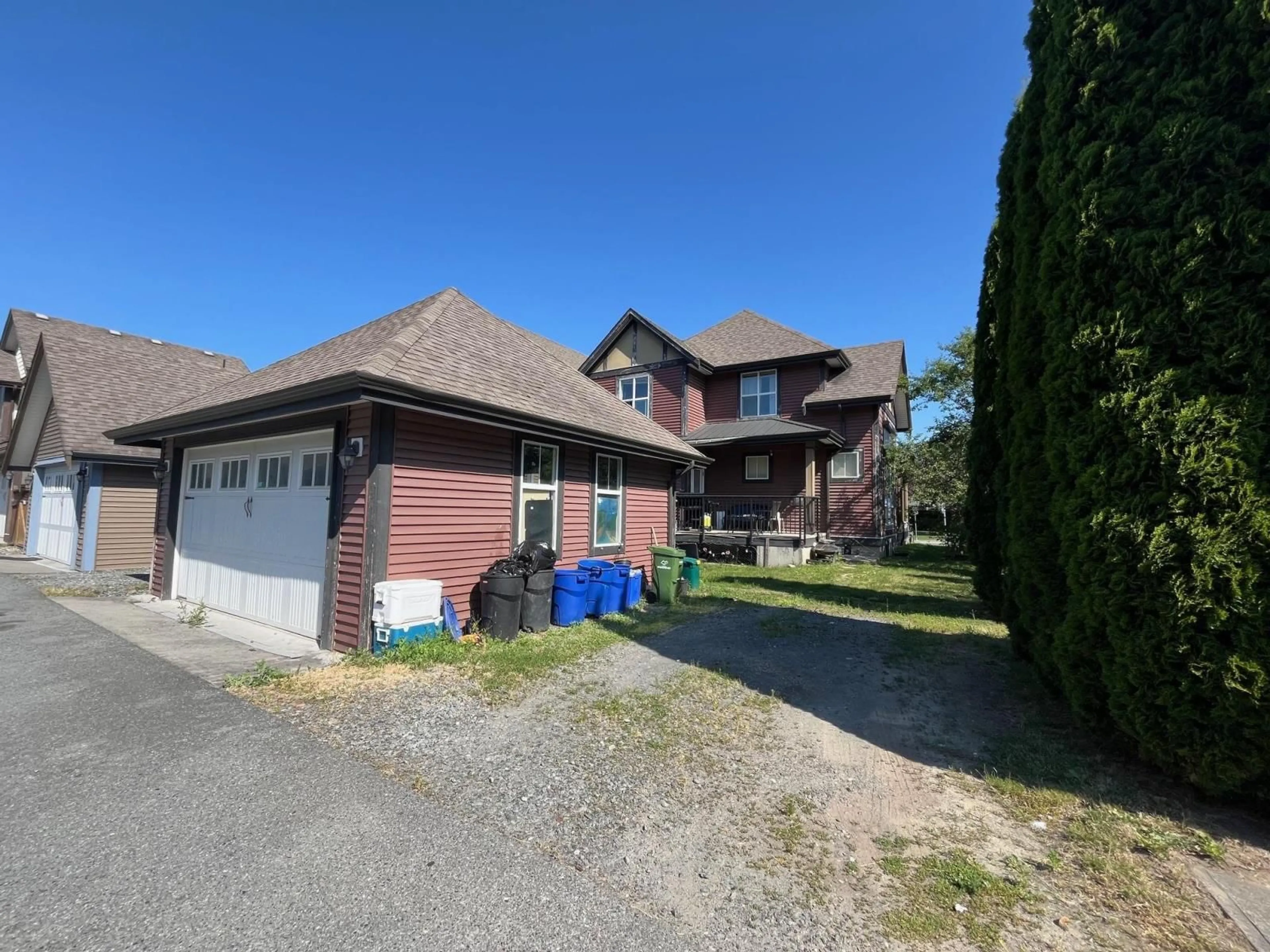 Frontside or backside of a home, the street view for 45800 SAFFLOWER CRESCENT, Chilliwack British Columbia V2R0H6