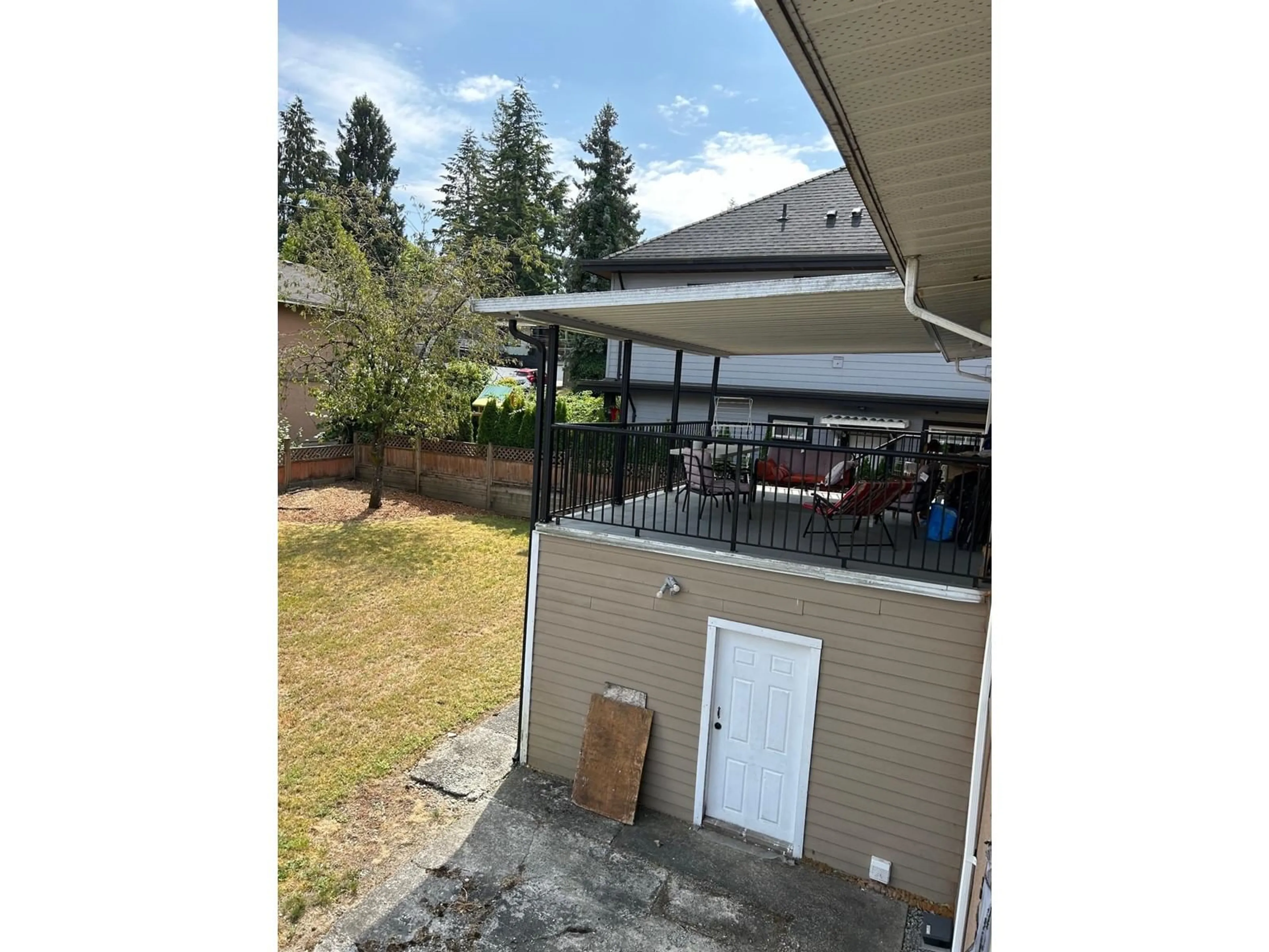 Patio, street for 11380 140, Surrey British Columbia V3R3G6