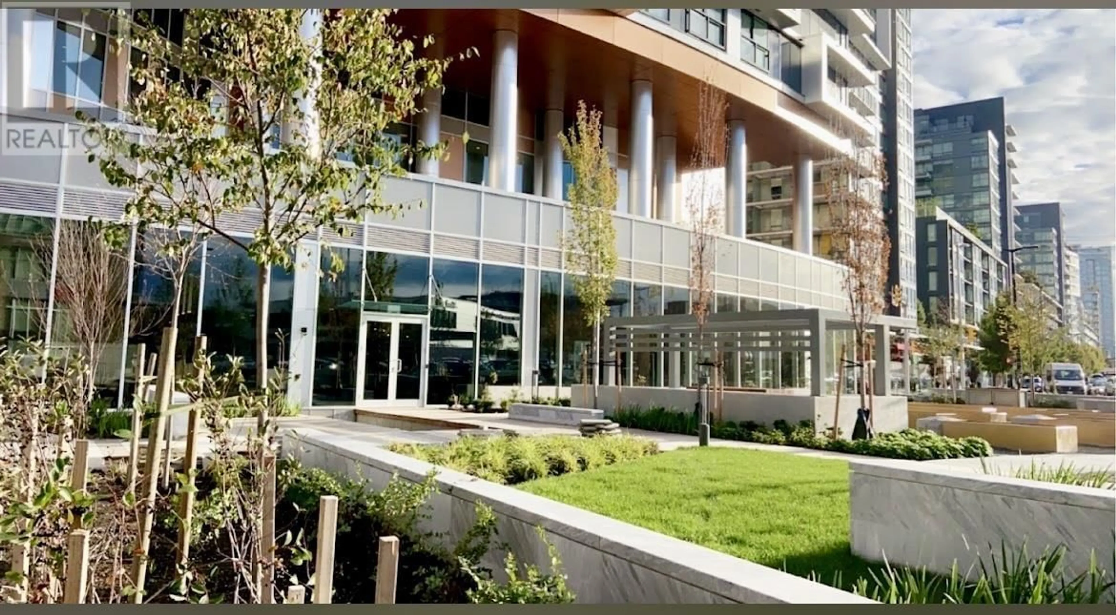 Indoor lobby, wood floors for 1309 1768 COOK STREET, Vancouver British Columbia V5Y0N3