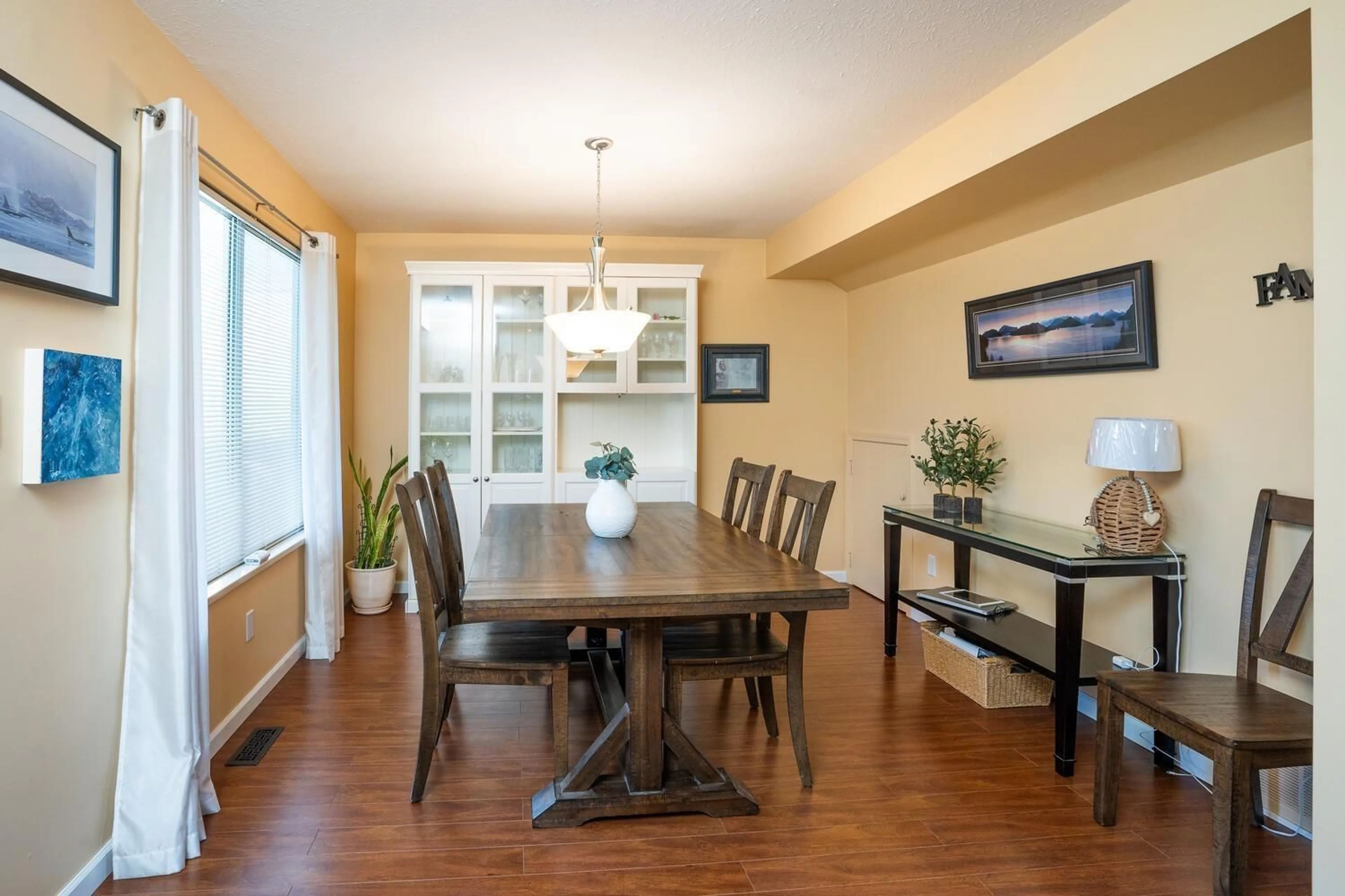 Dining room for 5106 209A STREET, Langley British Columbia V3A7K8