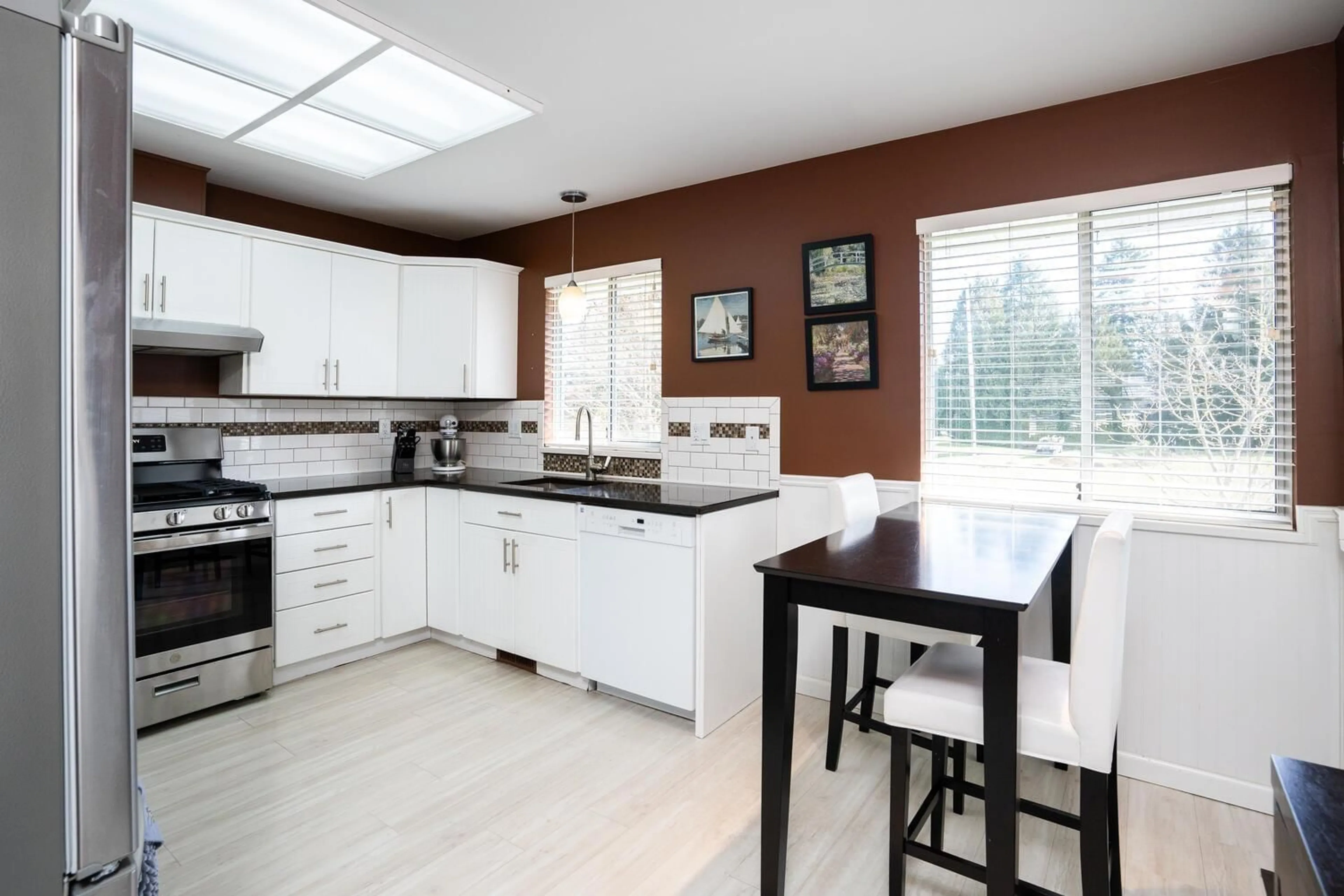 Contemporary kitchen for 5106 209A STREET, Langley British Columbia V3A7K8