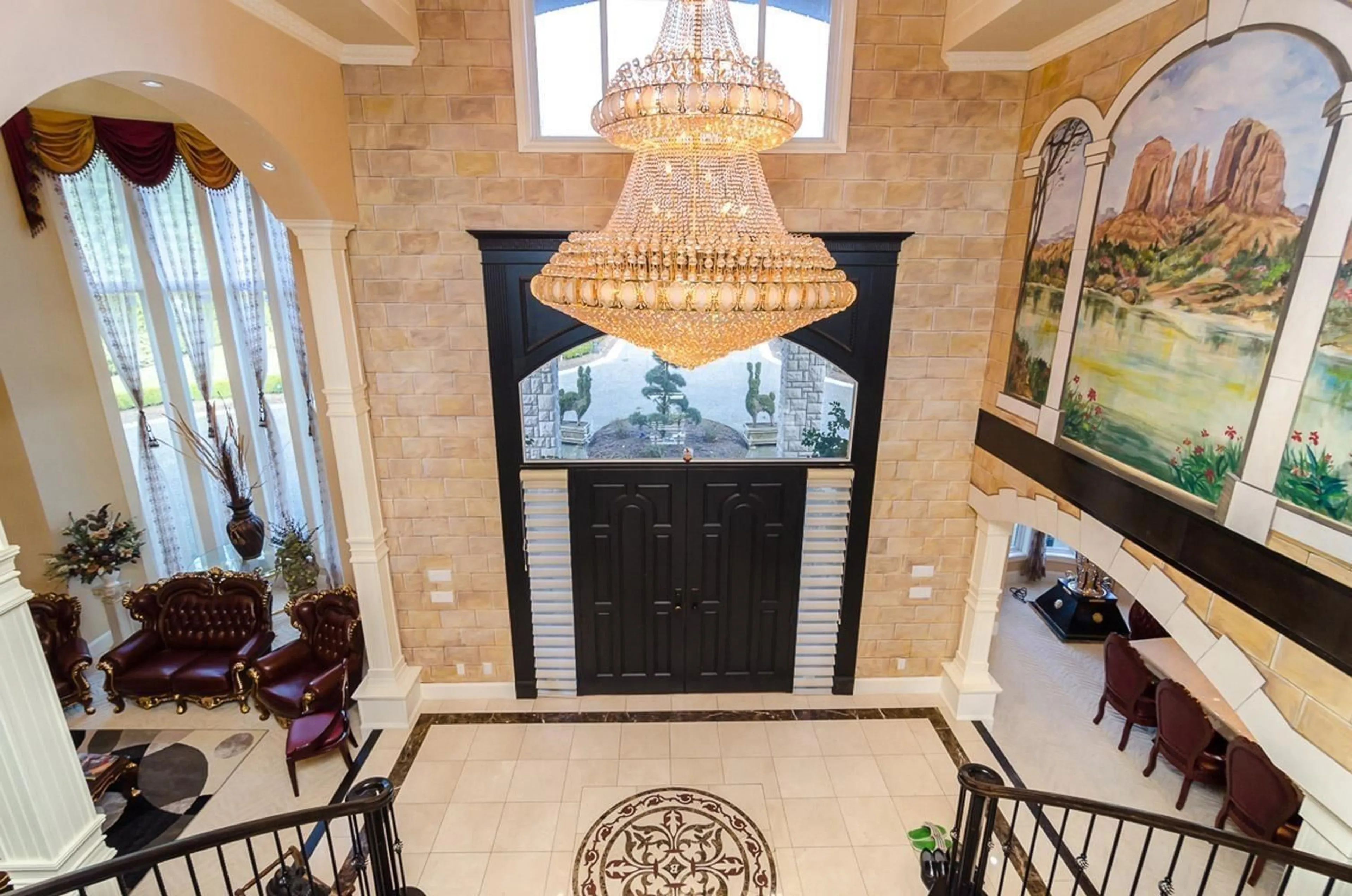 Indoor foyer, ceramic floors for 13956 56 AVENUE, Surrey British Columbia V3X2Z8